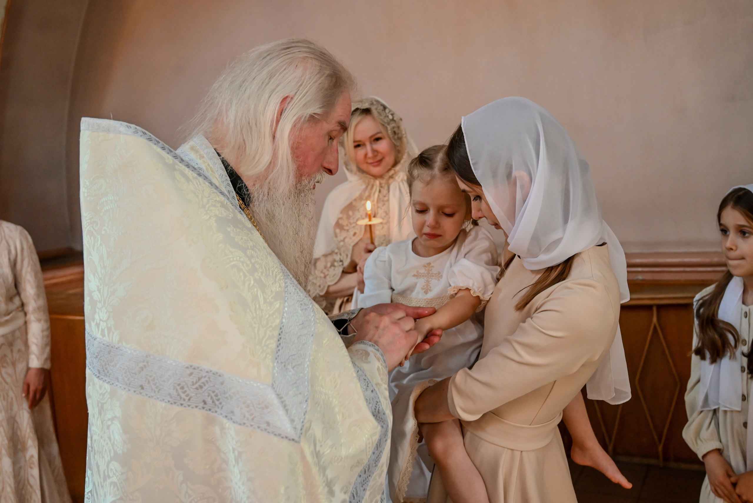 Крещение мама Анна. Семейный и детский фотограф Москва