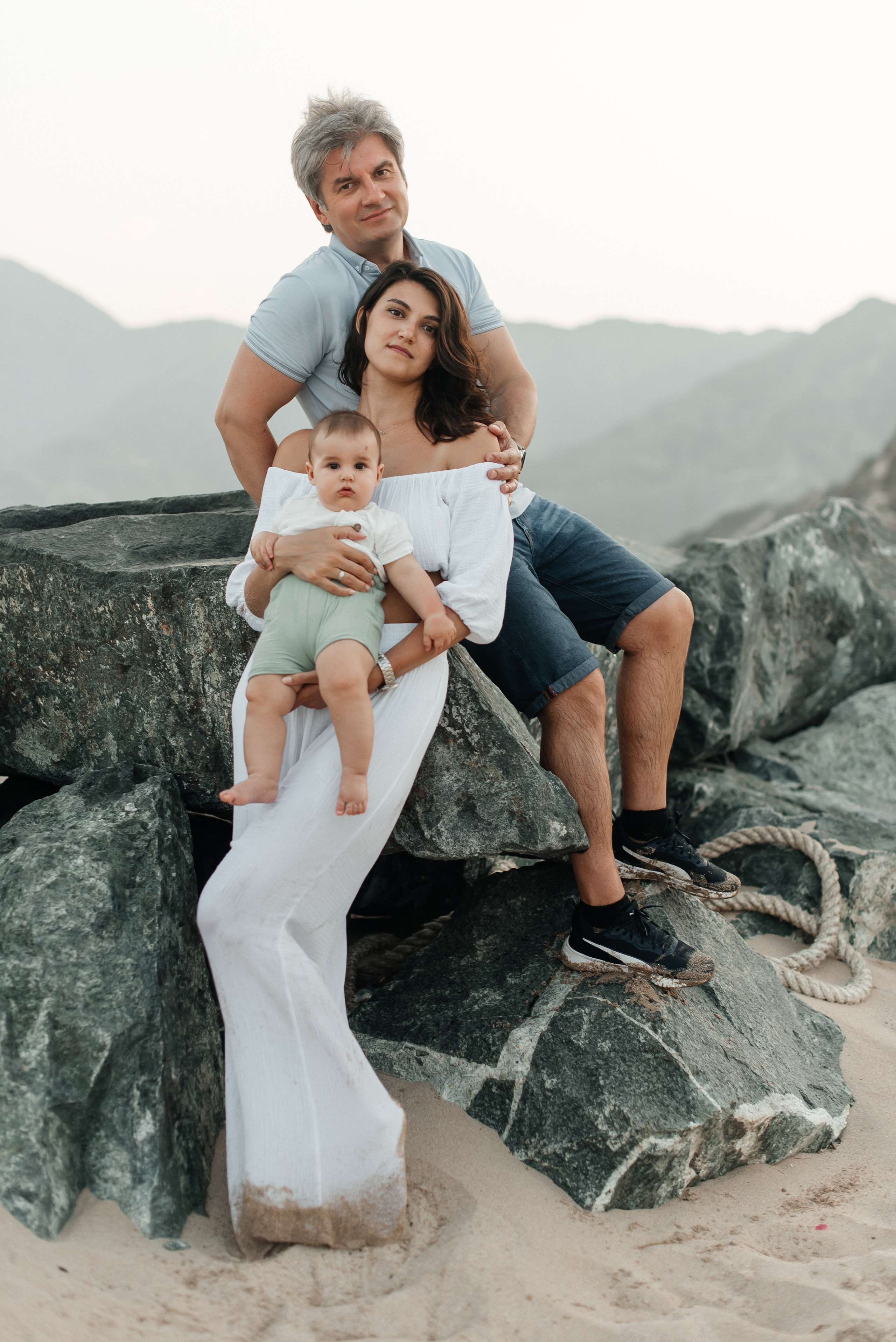 Family photoshoot in Jumeirah. Wedding and family photographer in Dubai Vasilii Albul