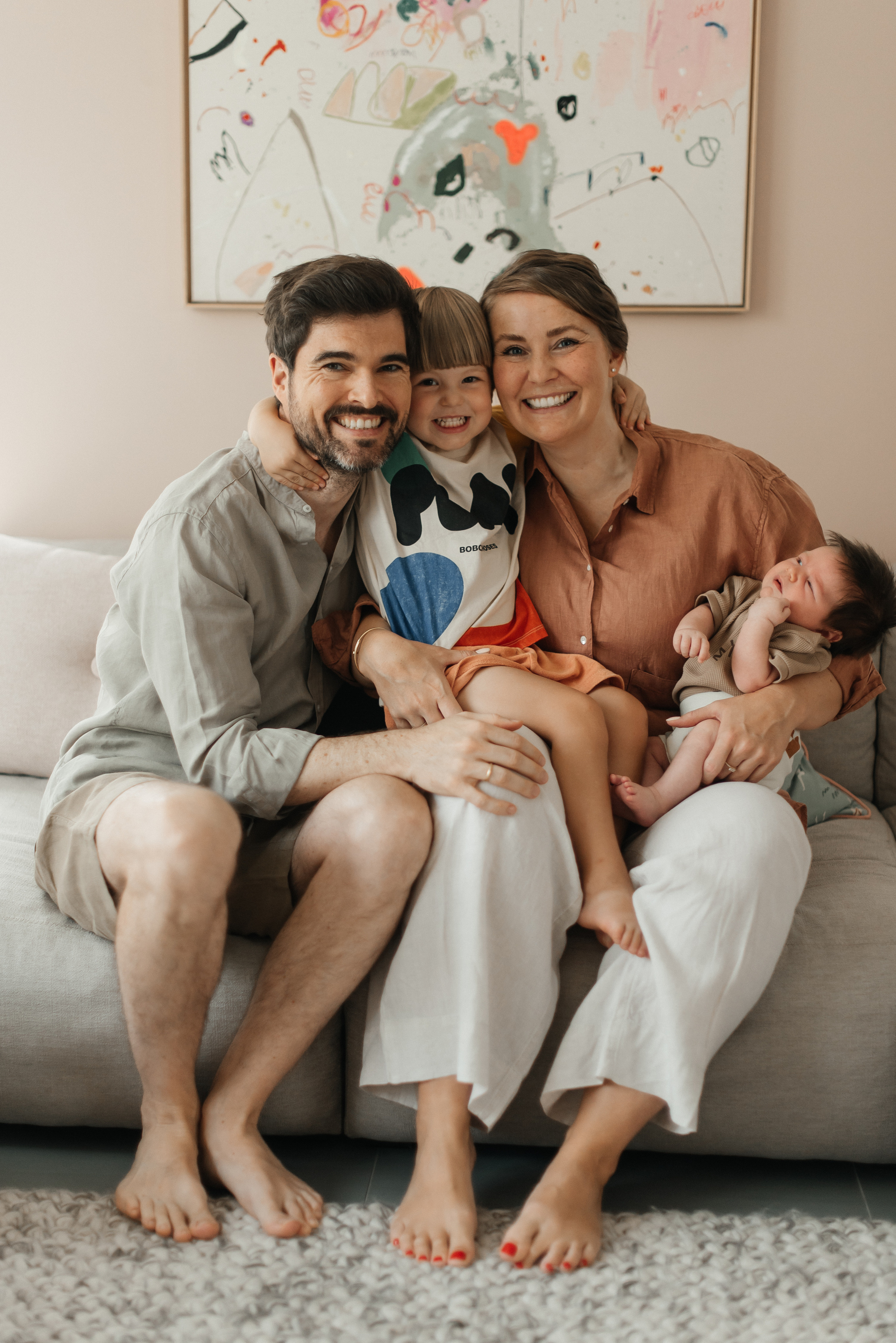 Home family photoshoot. Wedding and family photographer in Dubai Vasilii Albul