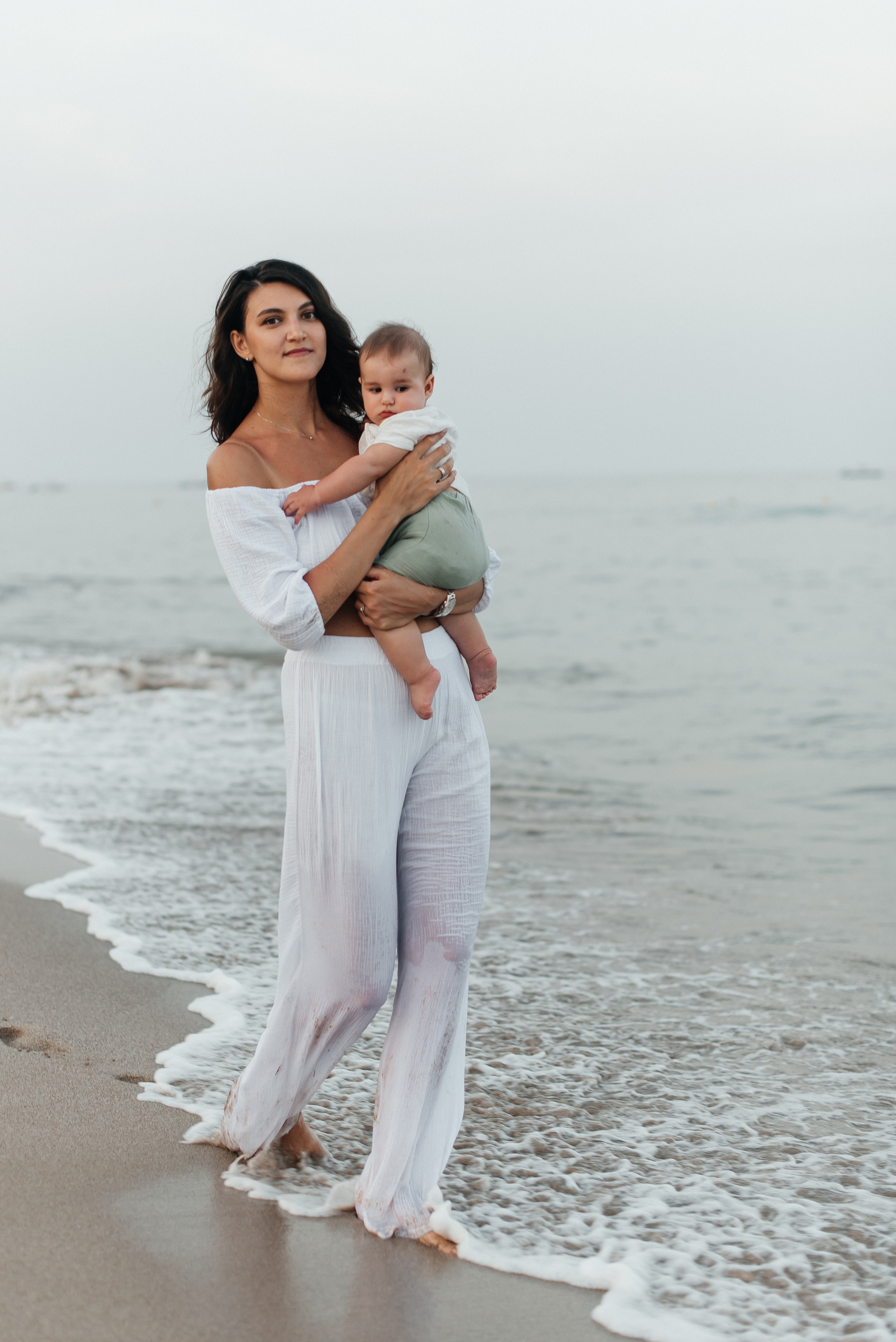 Family photoshoot in Jumeirah. Wedding and family photographer in Dubai Vasilii Albul