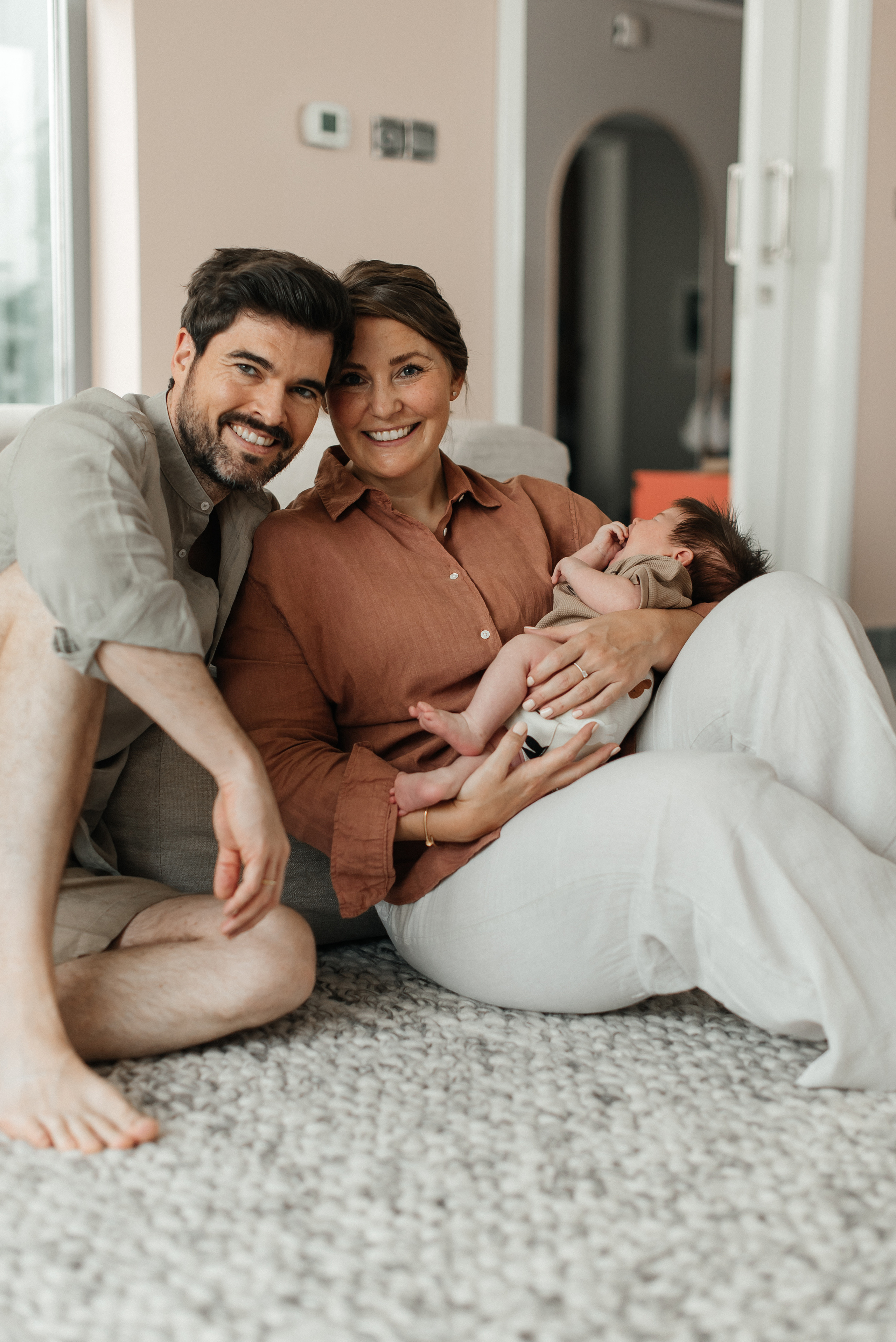 Home family photoshoot. Wedding and family photographer in Dubai Vasilii Albul