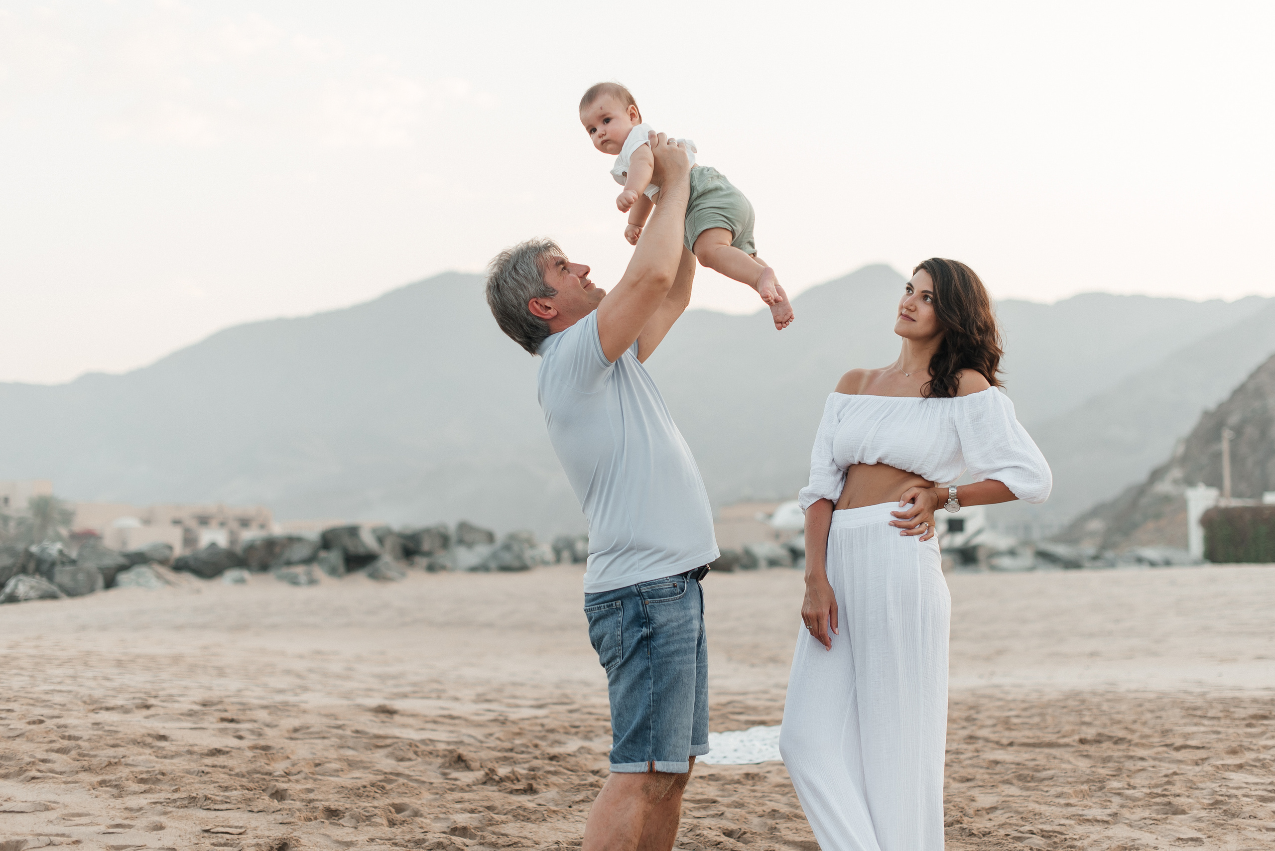 Family photoshoot in Jumeirah. Wedding and family photographer in Dubai Vasilii Albul