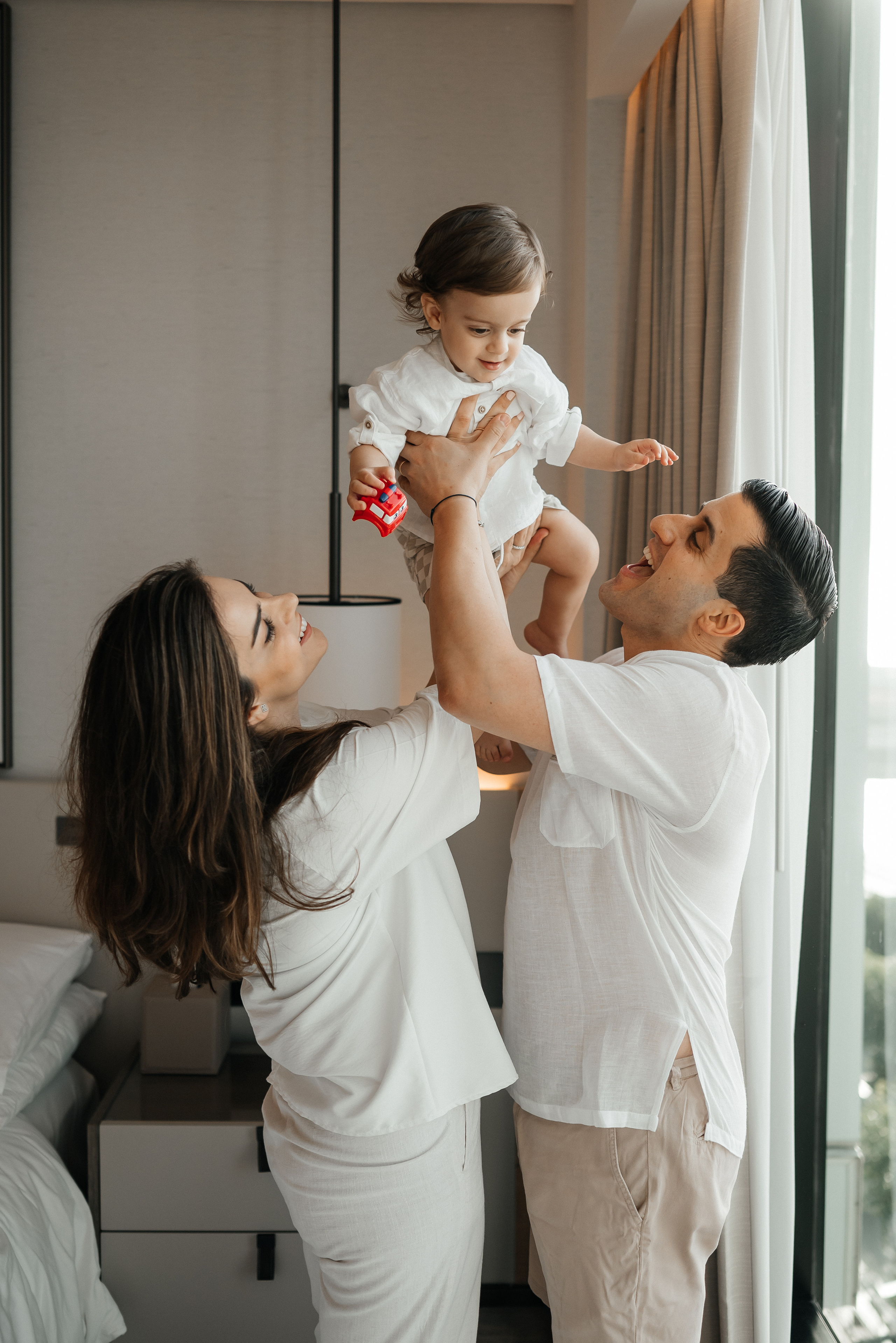 Family photoshoot in Dubai. Wedding and family photographer in Dubai Vasilii Albul