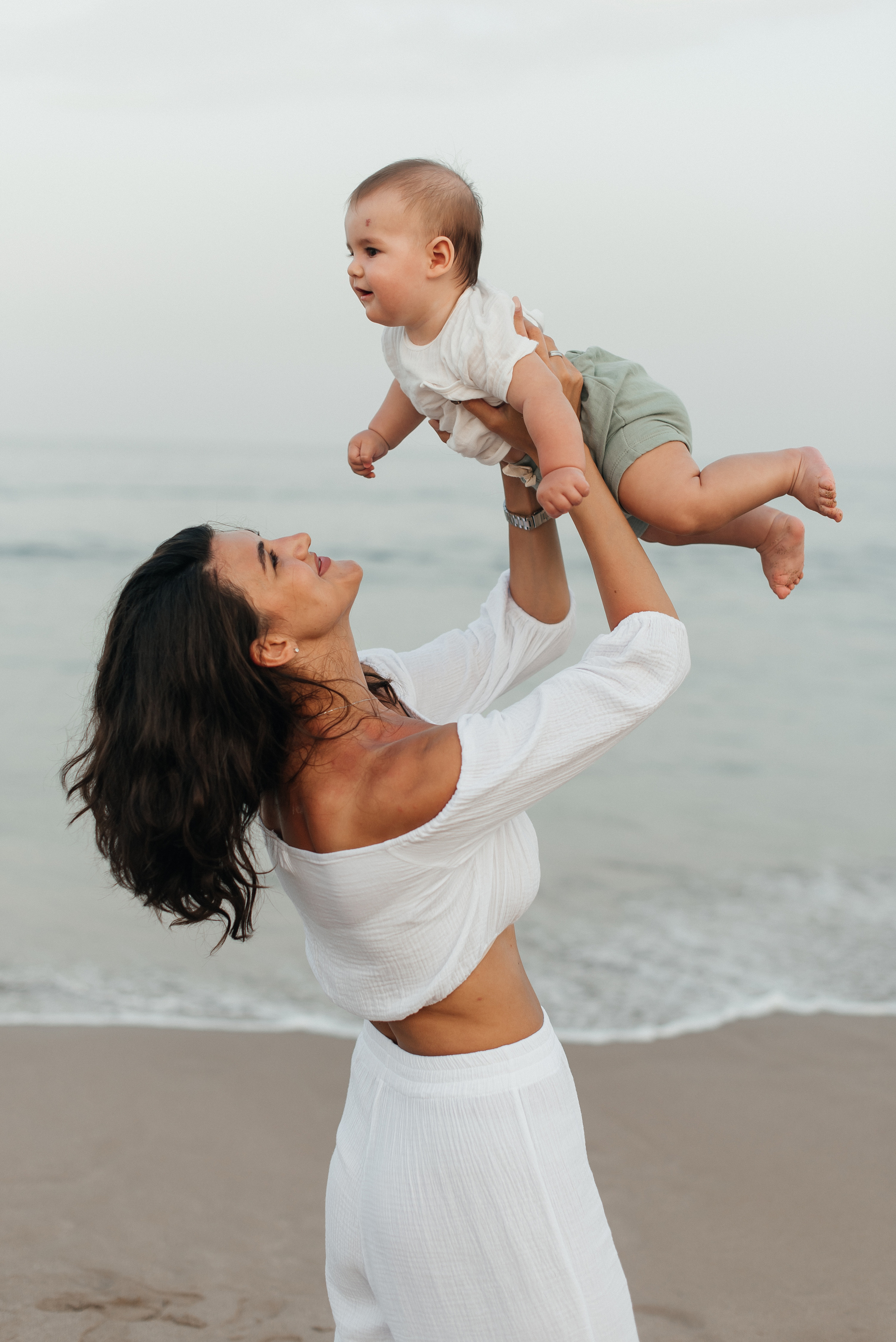 Family photoshoot in Jumeirah. Wedding and family photographer in Dubai Vasilii Albul