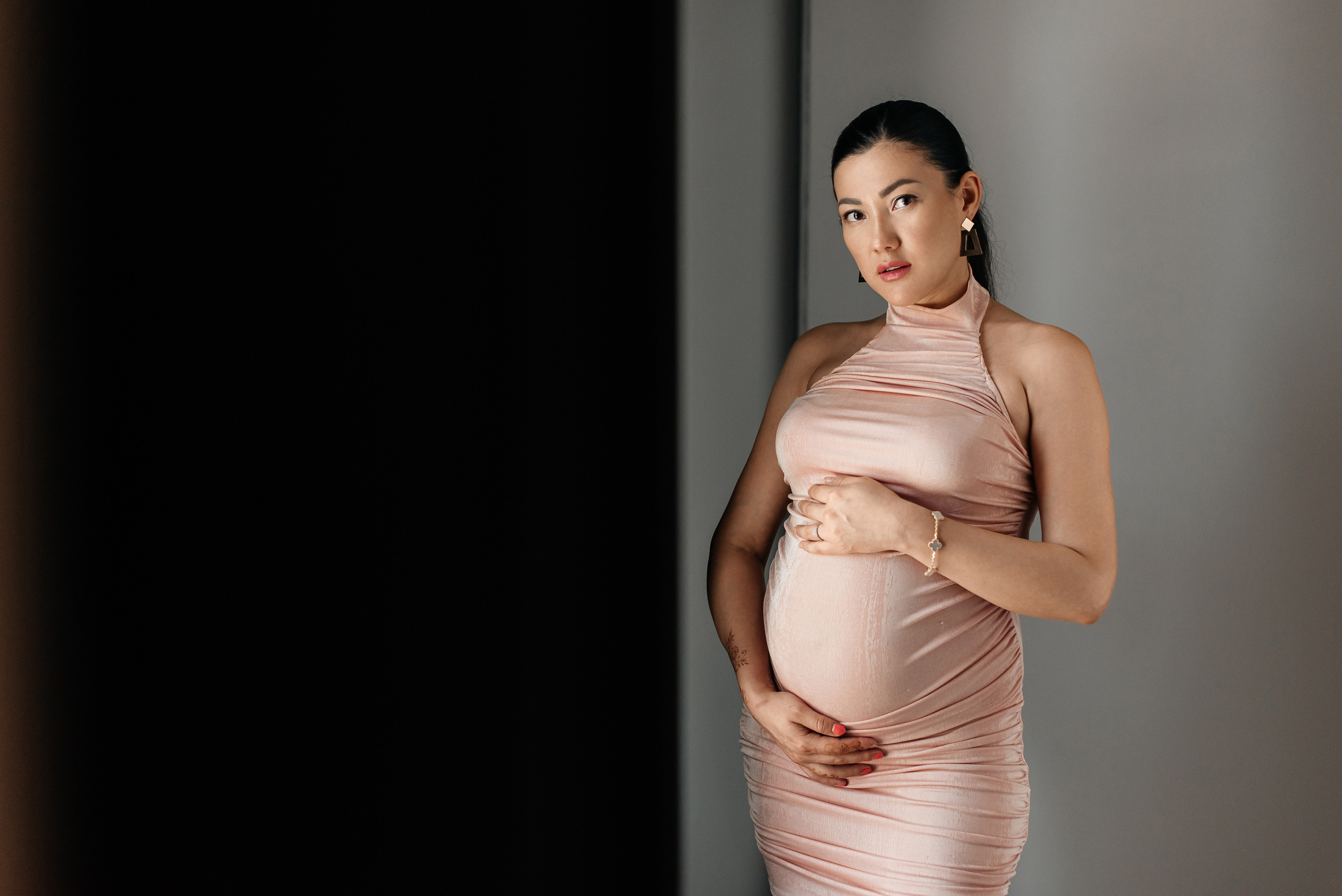Pregnancy photoshoot. Wedding and family photographer in Dubai Vasilii Albul