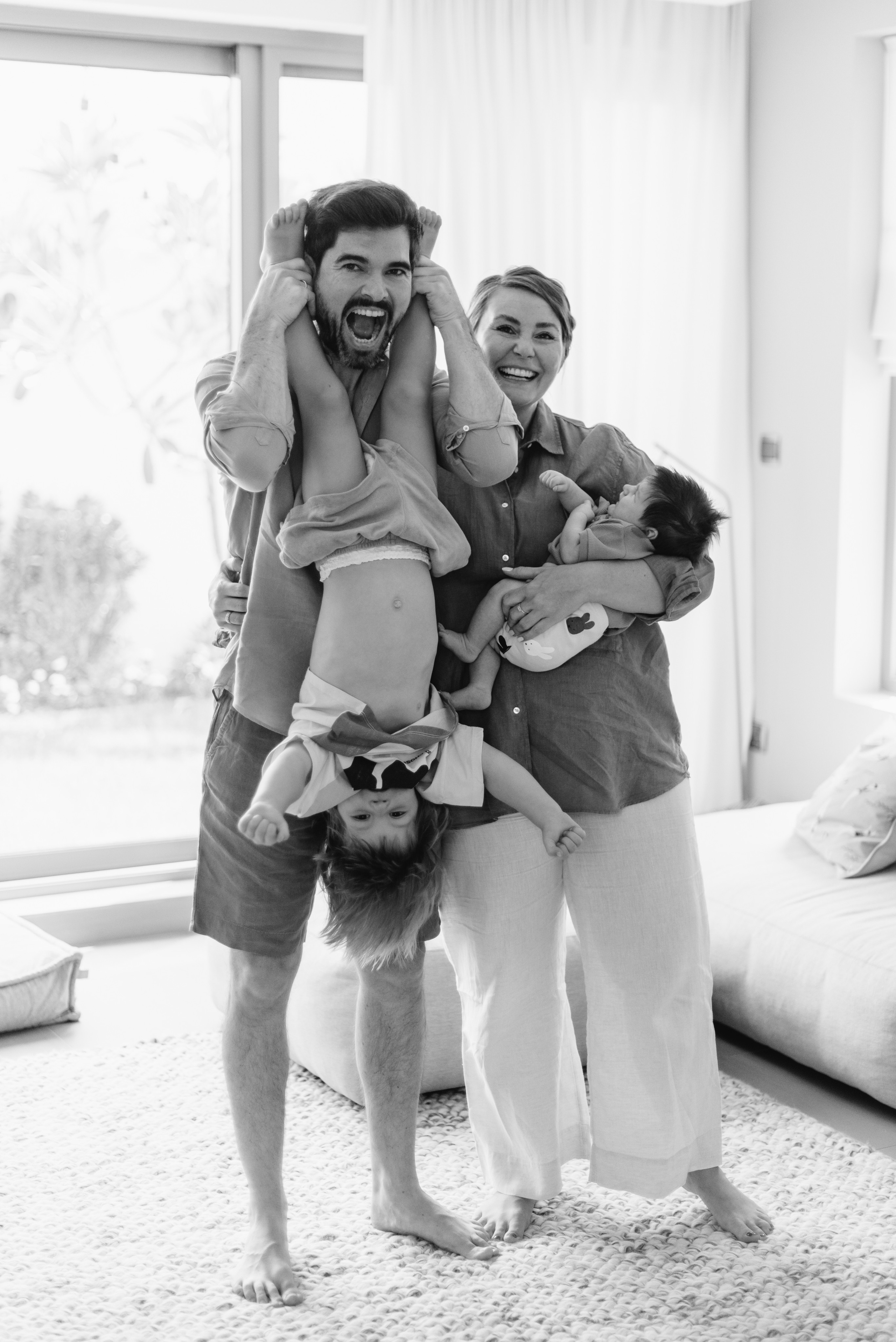 Home family photoshoot. Wedding and family photographer in Dubai Vasilii Albul