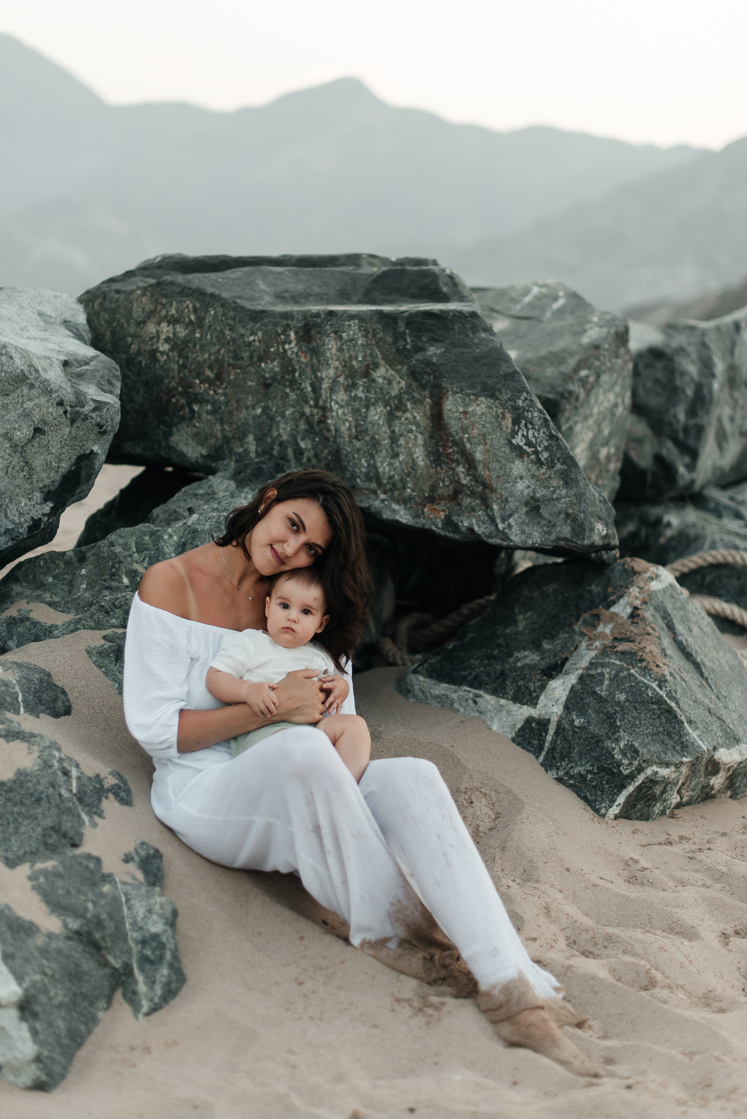 Family photoshoot in Jumeirah. Wedding and family photographer in Dubai Vasilii Albul