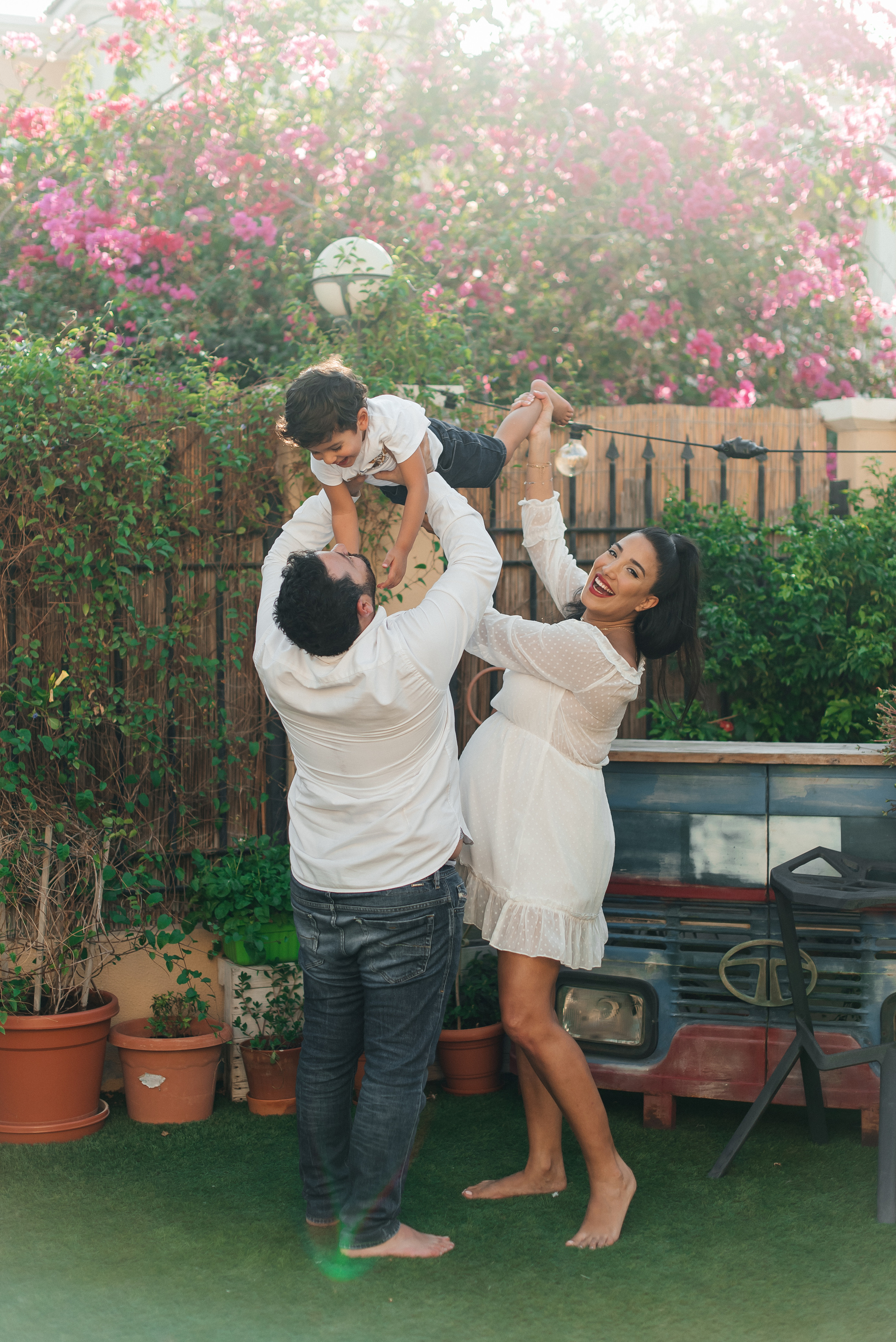 Family photoshoot in JVC. Wedding and family photographer in Dubai Vasilii Albul