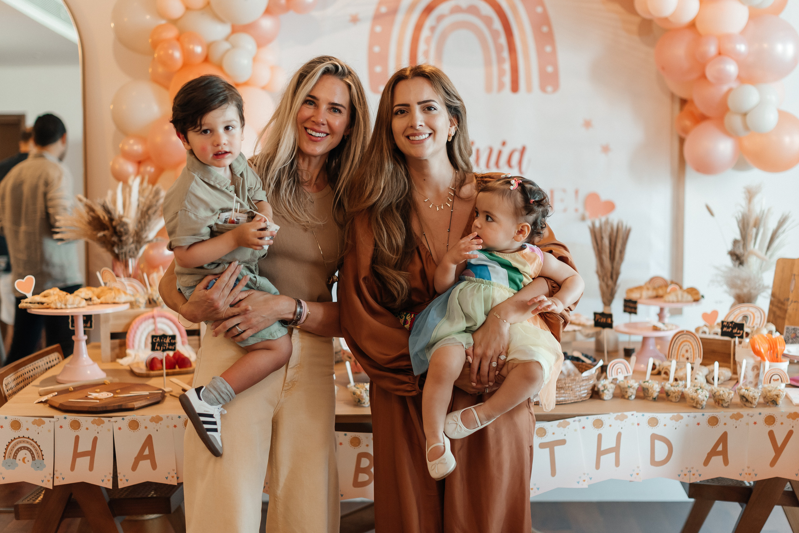 Home Birthday. Wedding and family photographer in Dubai Vasilii Albul