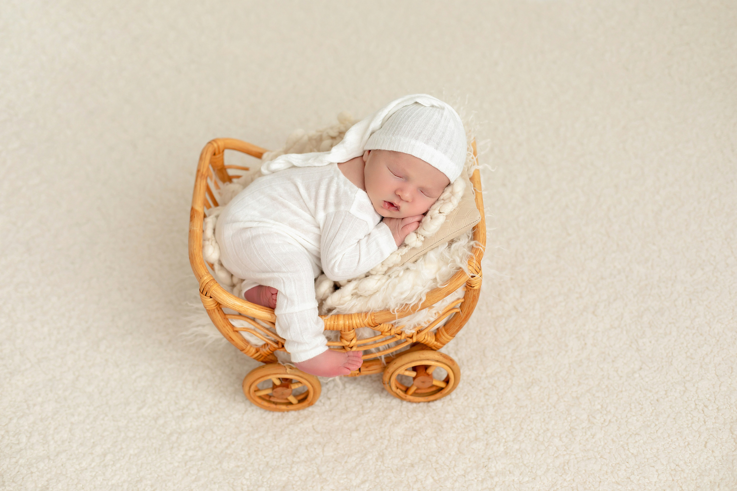 Новорожденные до 28 дней. Фотограф новорожденных в Тюмени
