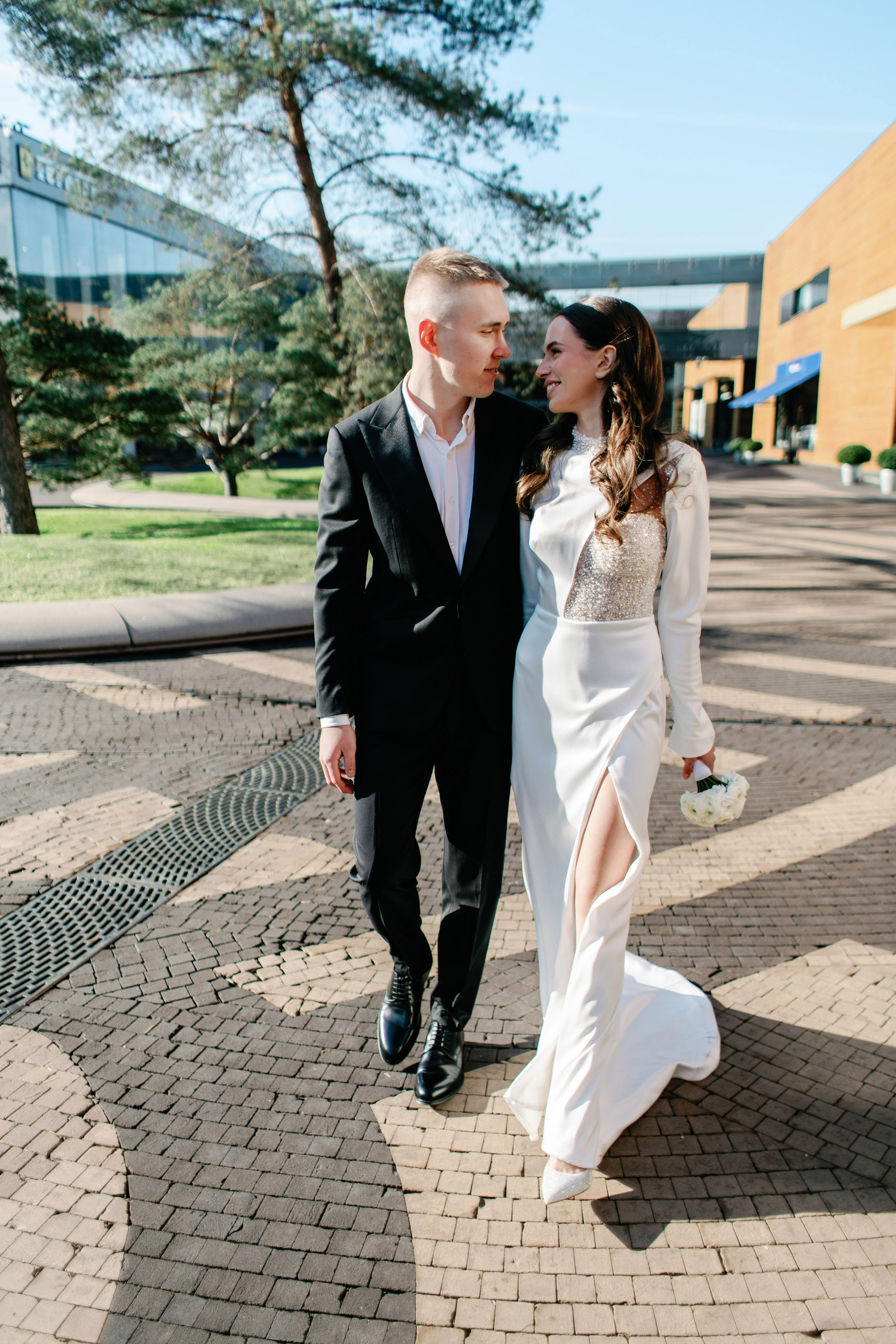 Свадьба для двоих в Москве, фотосессия на крыше, сборы, прогулка в Barvikha Luxury Village