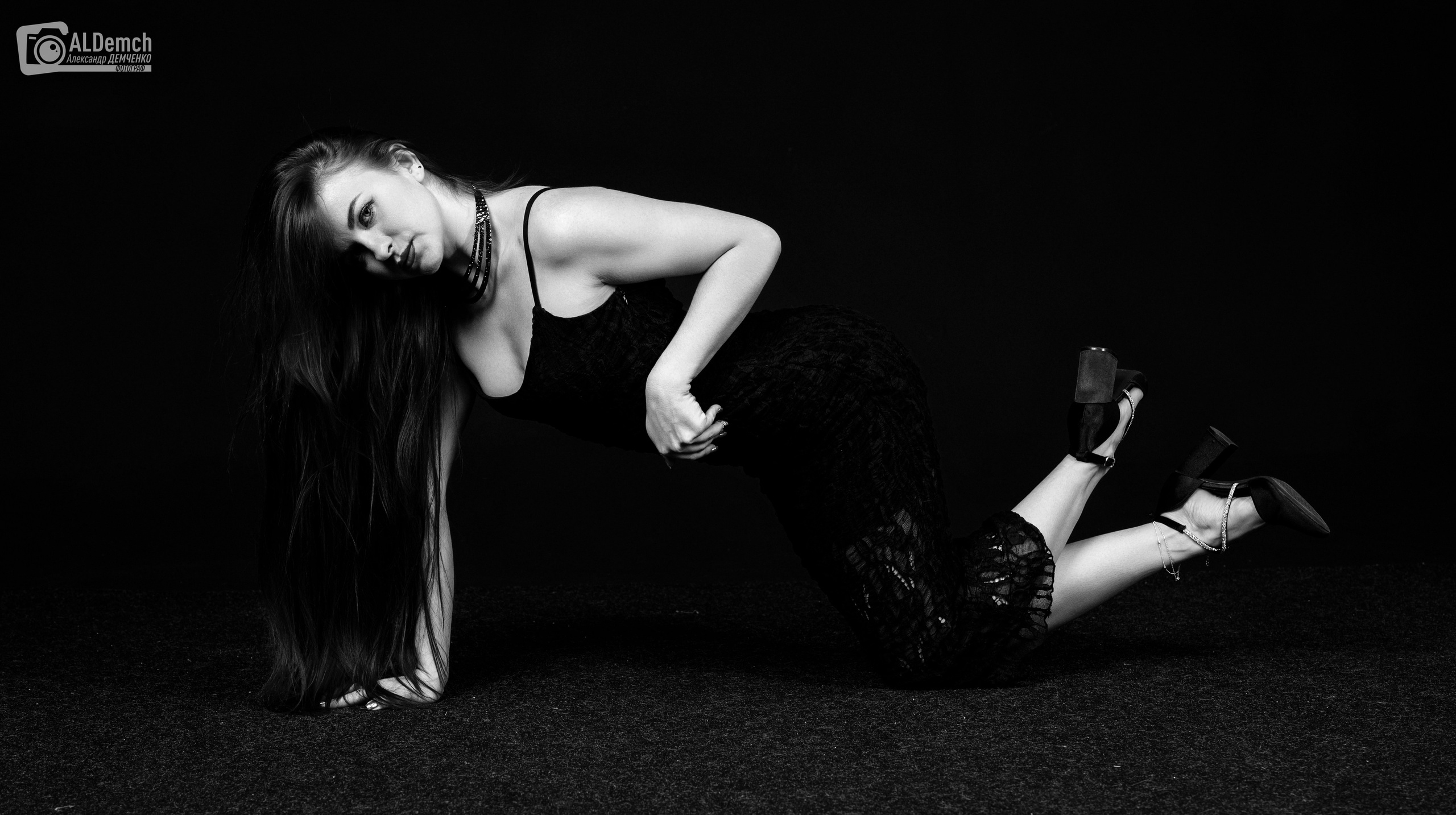 Фотосессия девушки в студии Bestmemories зале Honey в Москве