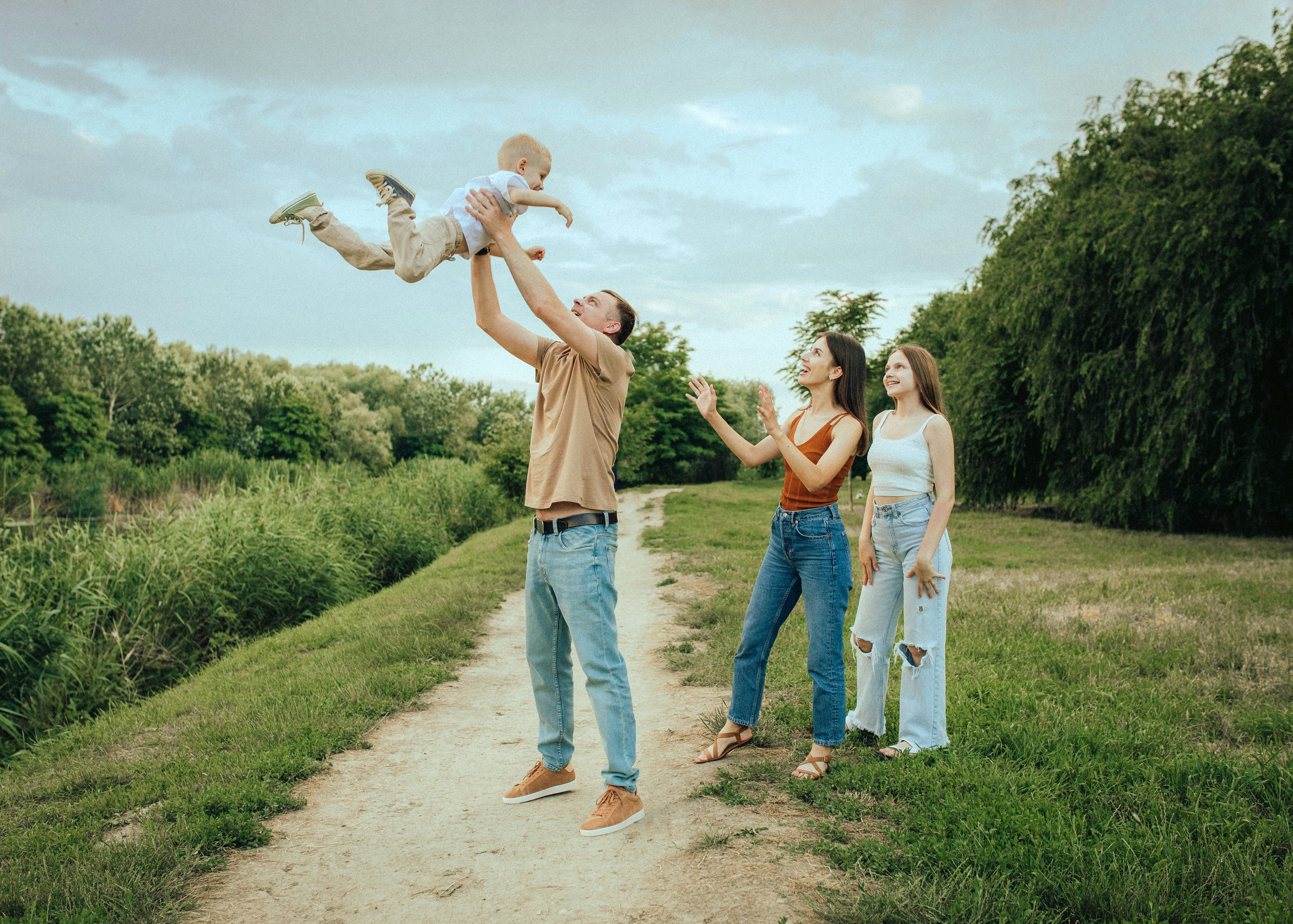 Полина, Сергей, Георгий, Эвелина. Семейный фотограф В Москве Александра Дейкун