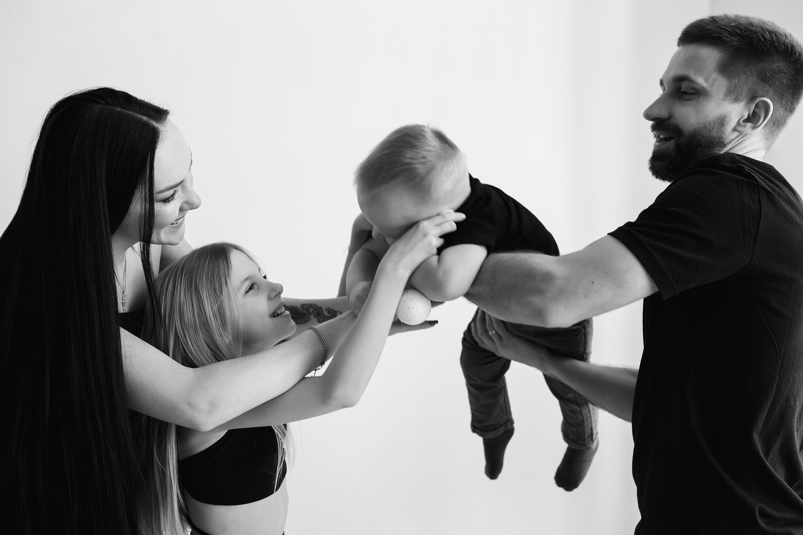 ЧБ серия. Фотограф новорожденных Оксана Полевская