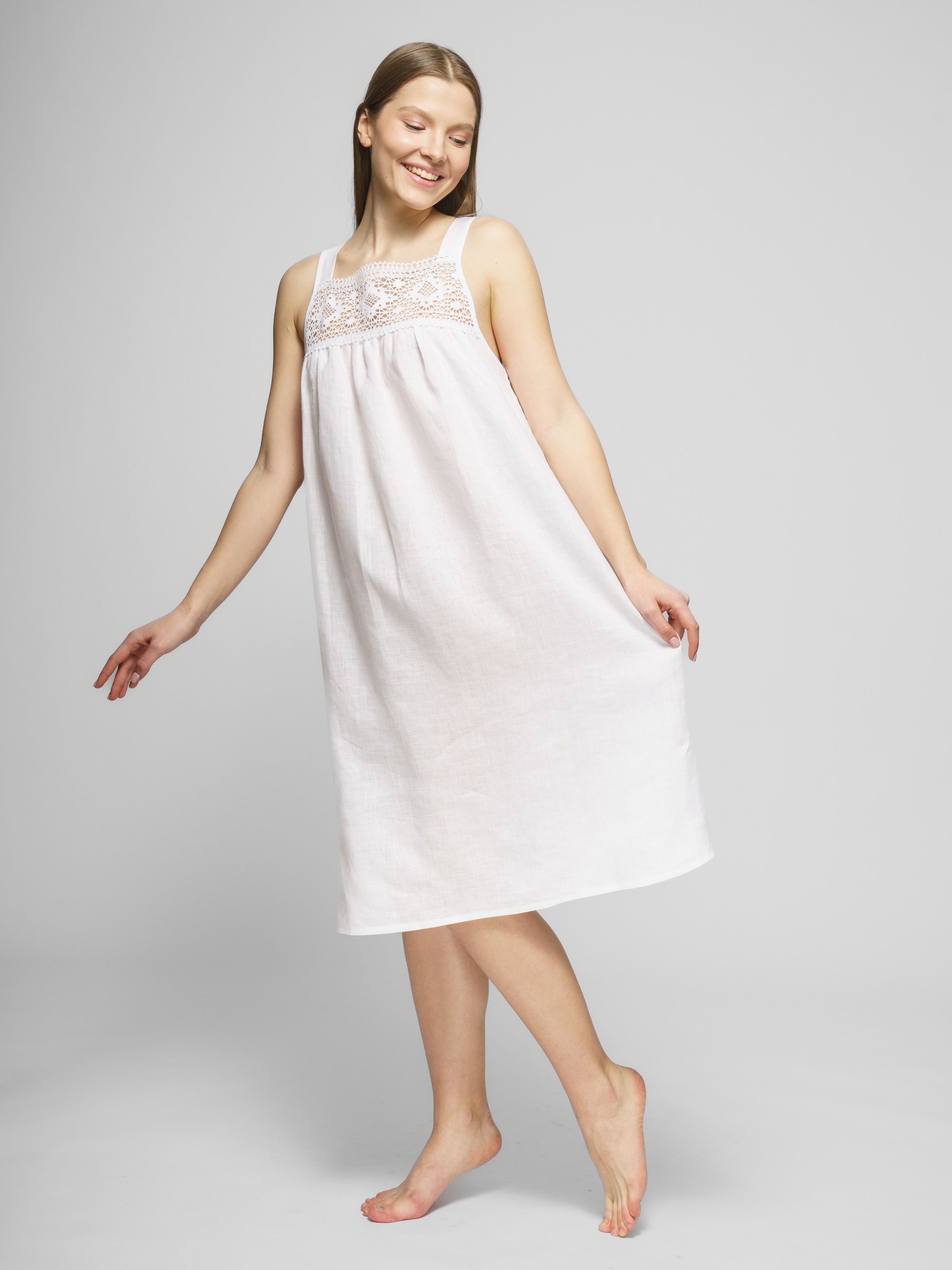 Лён (фартук, сорочки), модель Оксана. KED Production — продакшн из СПб. Создаём фото, видео и контент, который помогает брендам и селлерам продавать больше