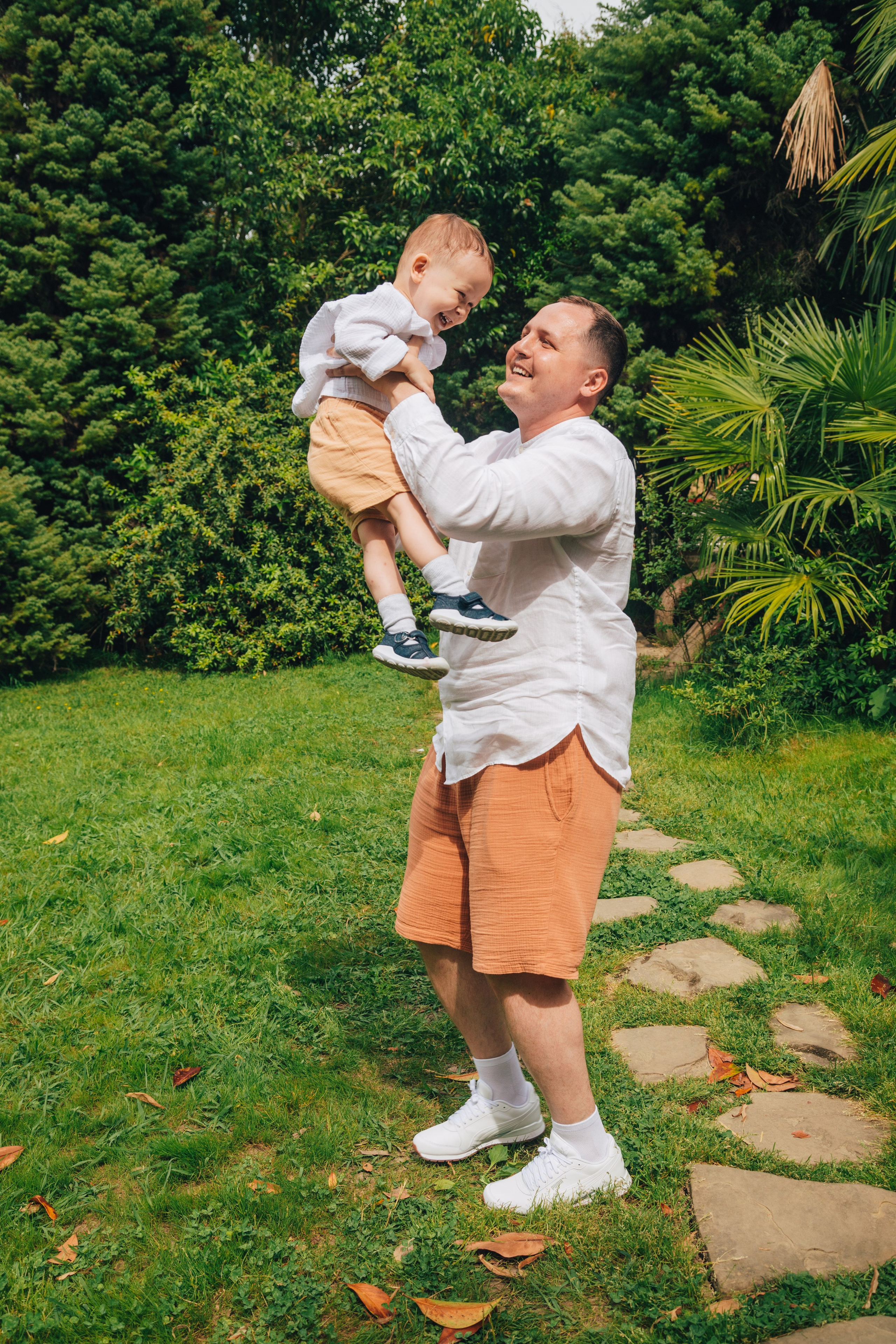 Дима, Ляйсан и Миша на Ривьере (Май 2025 г.). Фотограф Сочи, Адлер, Красная Поляна — Вероника Радченко