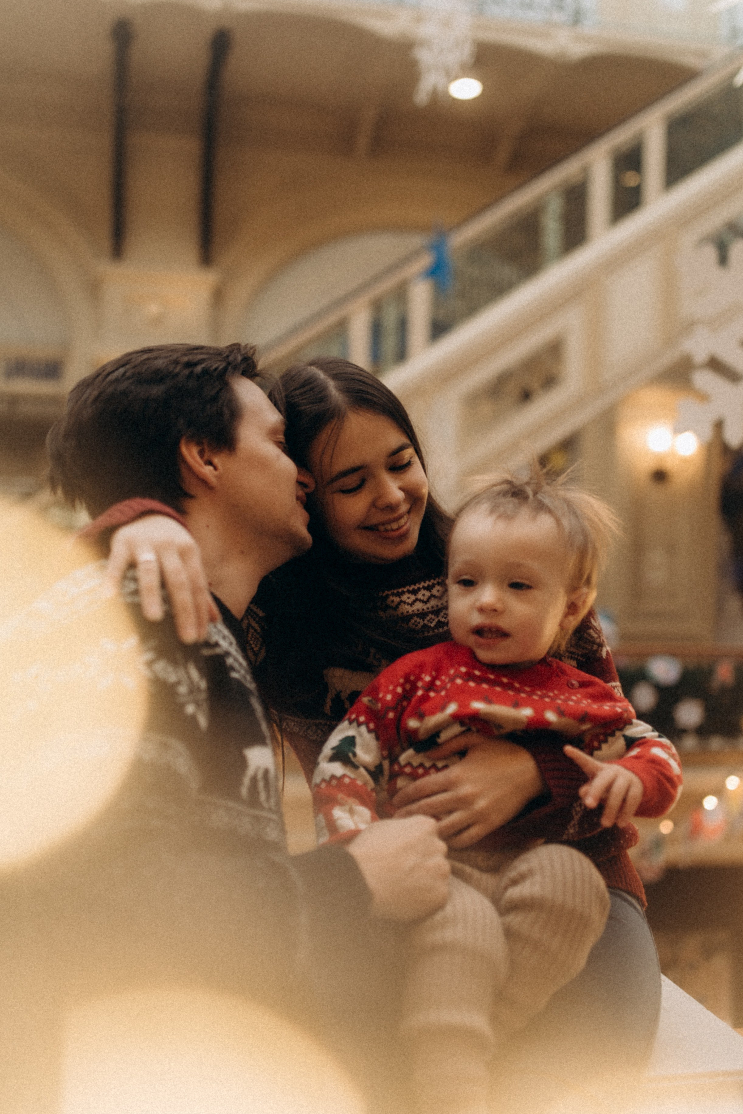 Лена, Митя и Левушка прогулка на Красной площади. Семейный фотограф в Москве и Люберцах Юлия Гуськова