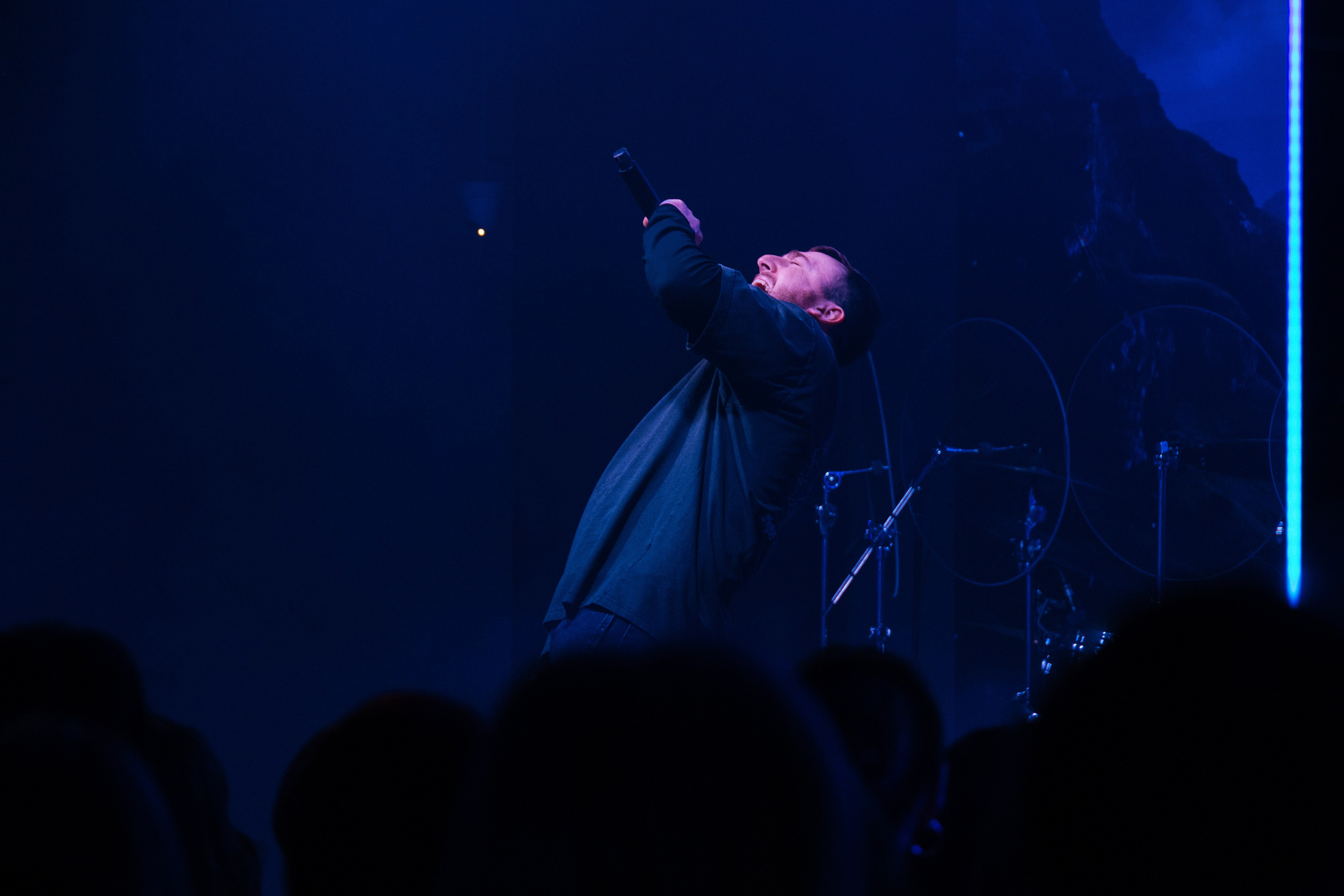 Султан Лагучев в Красноярске 05.03.2026. Фотограф Красноярск съемки лавстори, фотосессия в студии, портретная съемка, творческие фотосессии