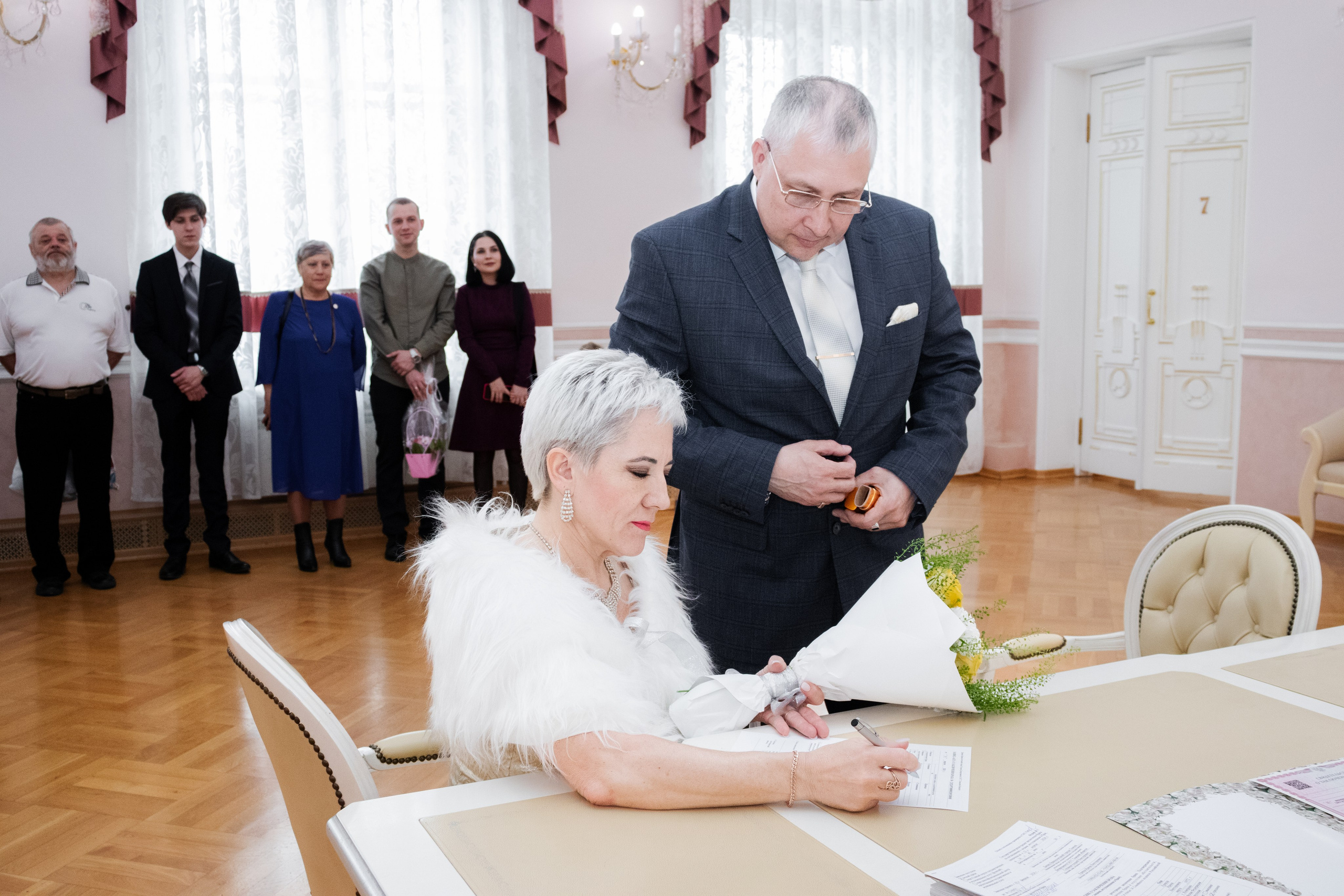 Свадебная фотосессия в ЗАГСе Дворца Бракосочетания города Томск