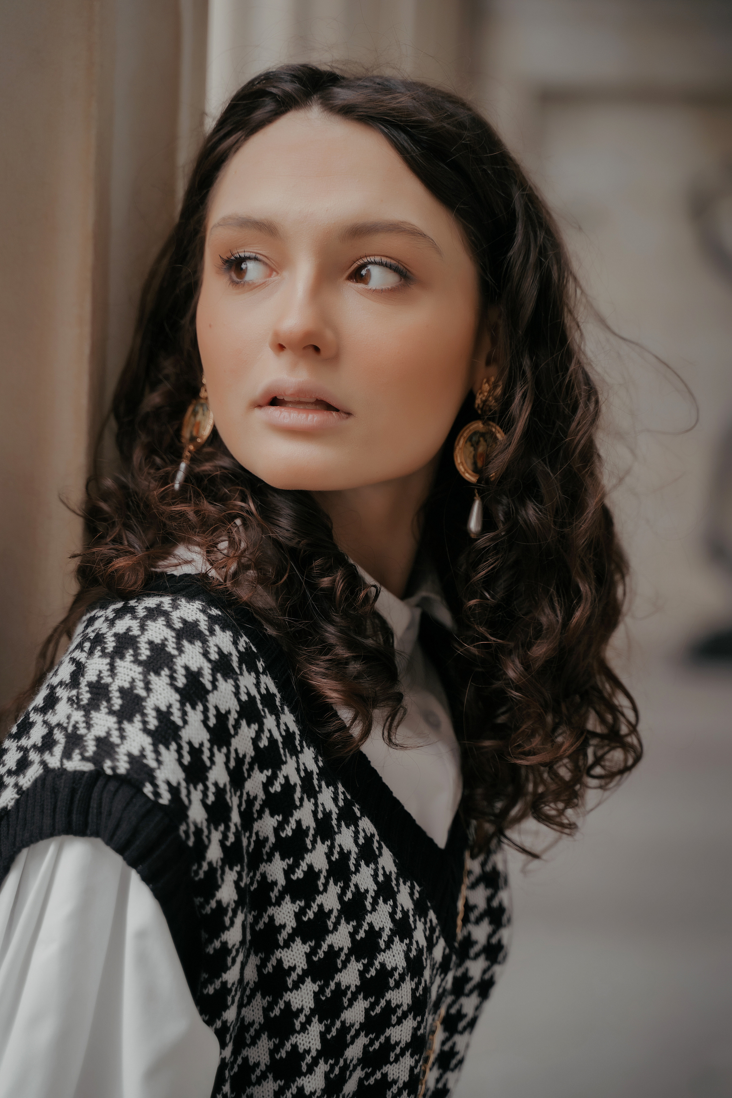 Прогулка у Пушкинского музея. Свадебный фотограф