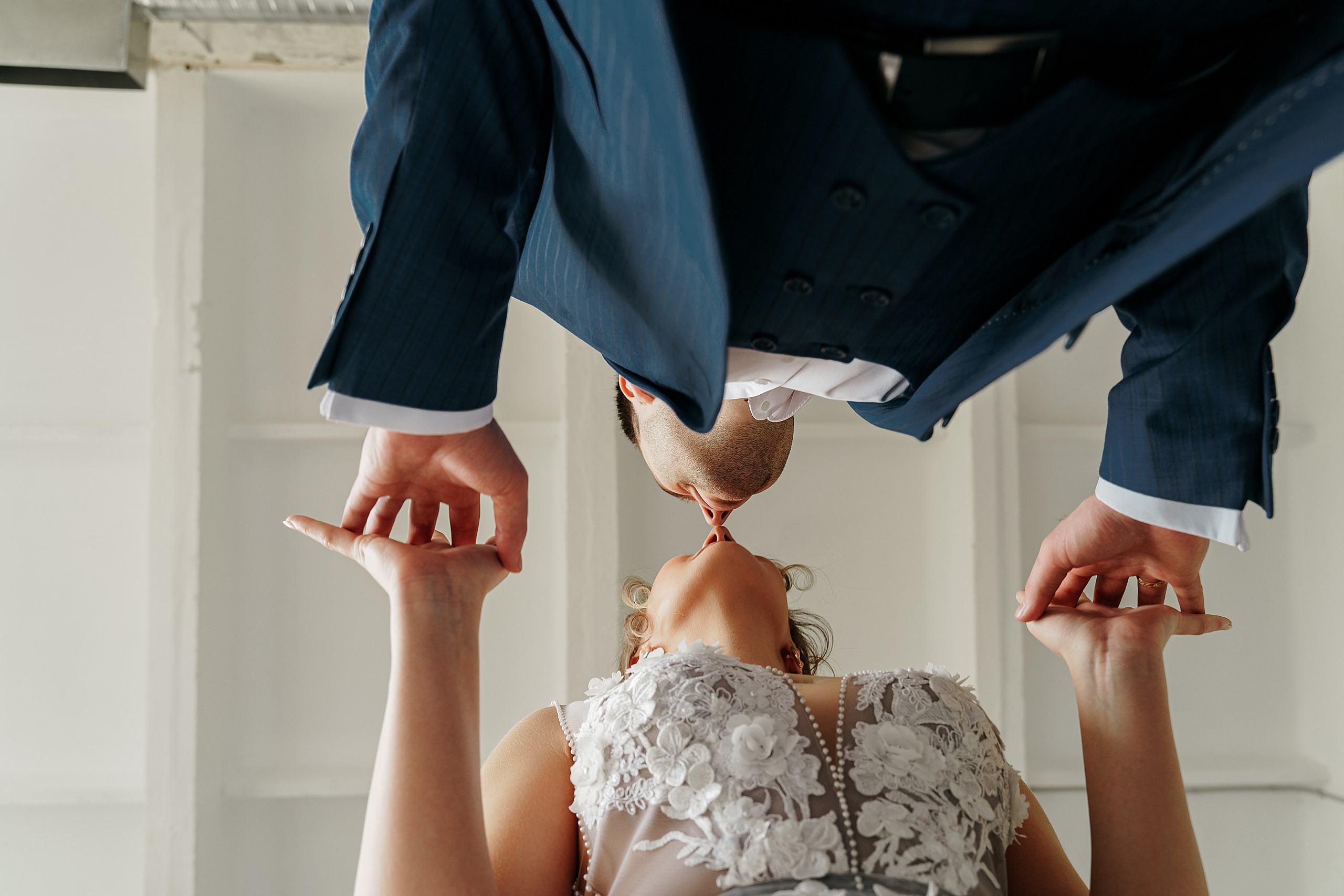 Свадебная фотосессия в студии. Свадебный фотограф