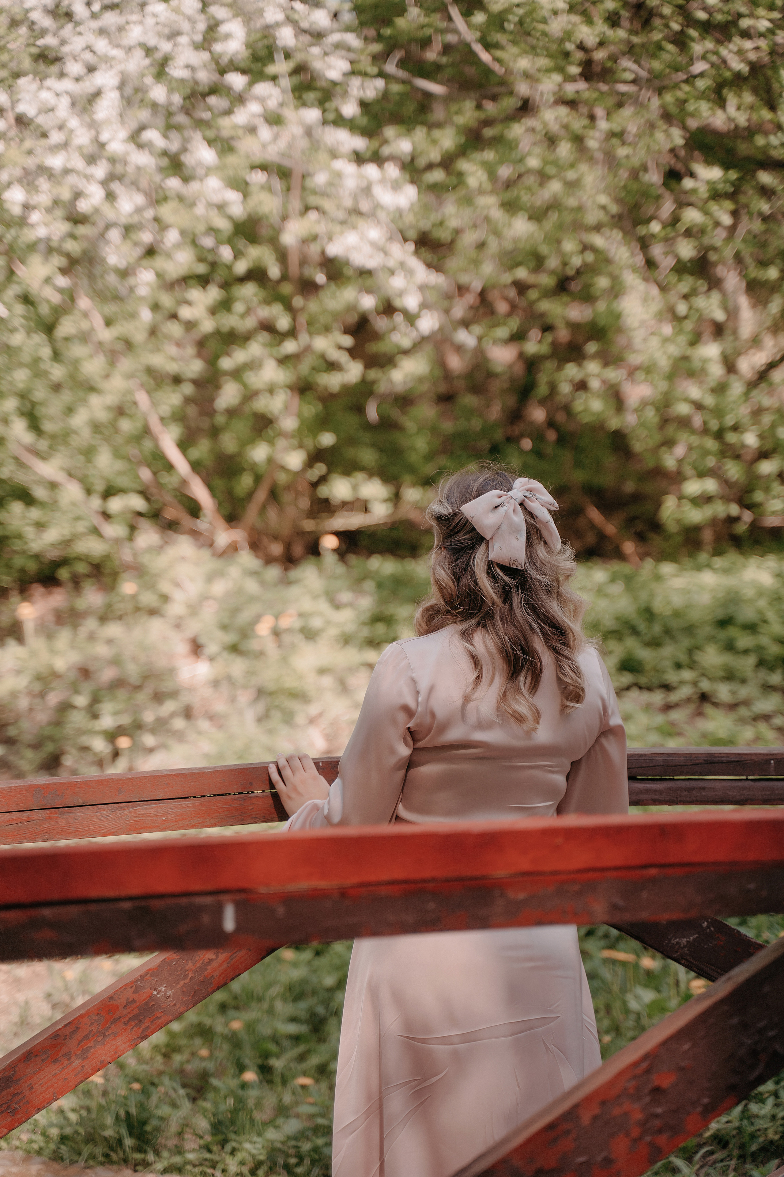 Фотосессия в яблонях. Свадебный фотограф