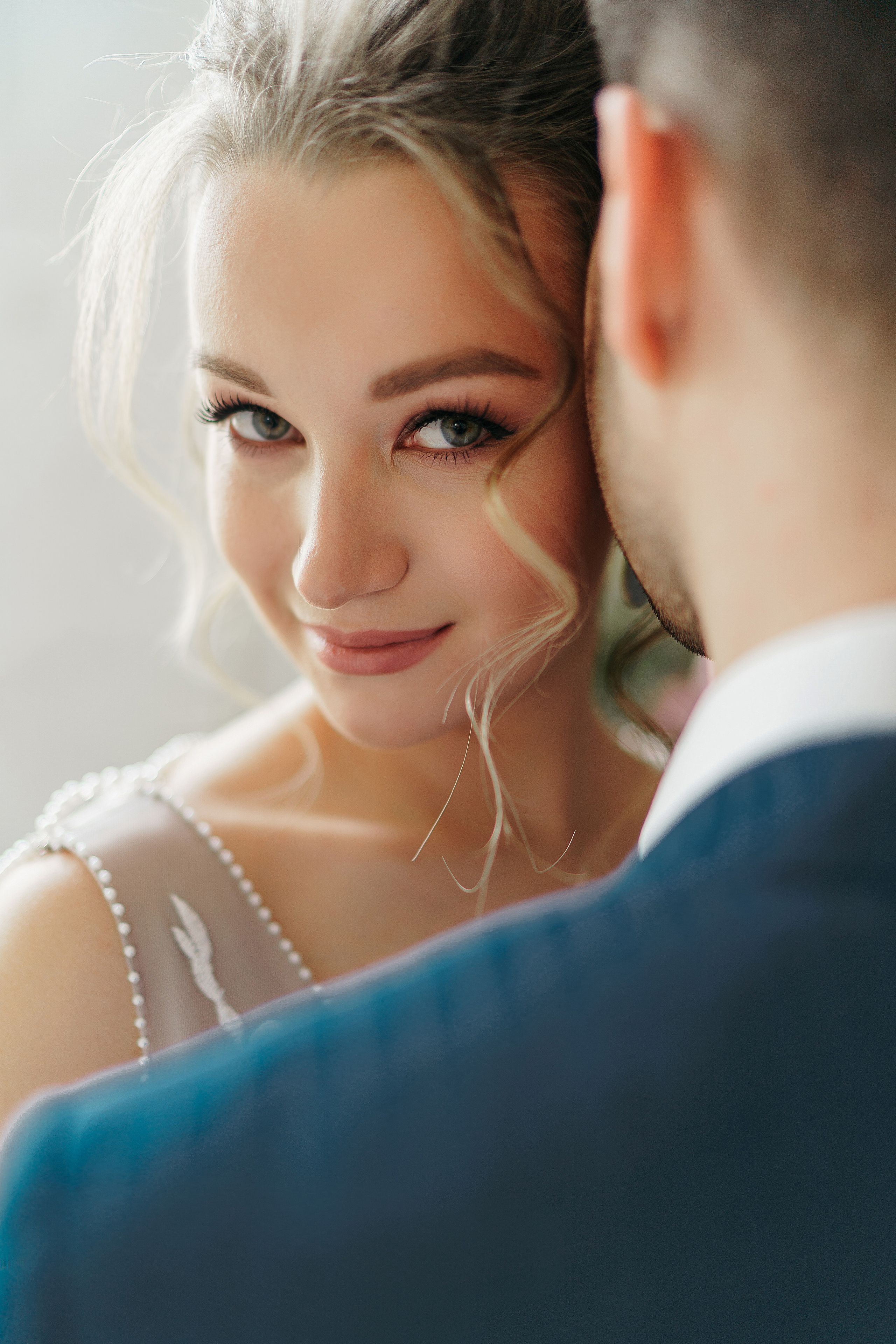 Свадебная фотосессия в студии. Свадебный фотограф