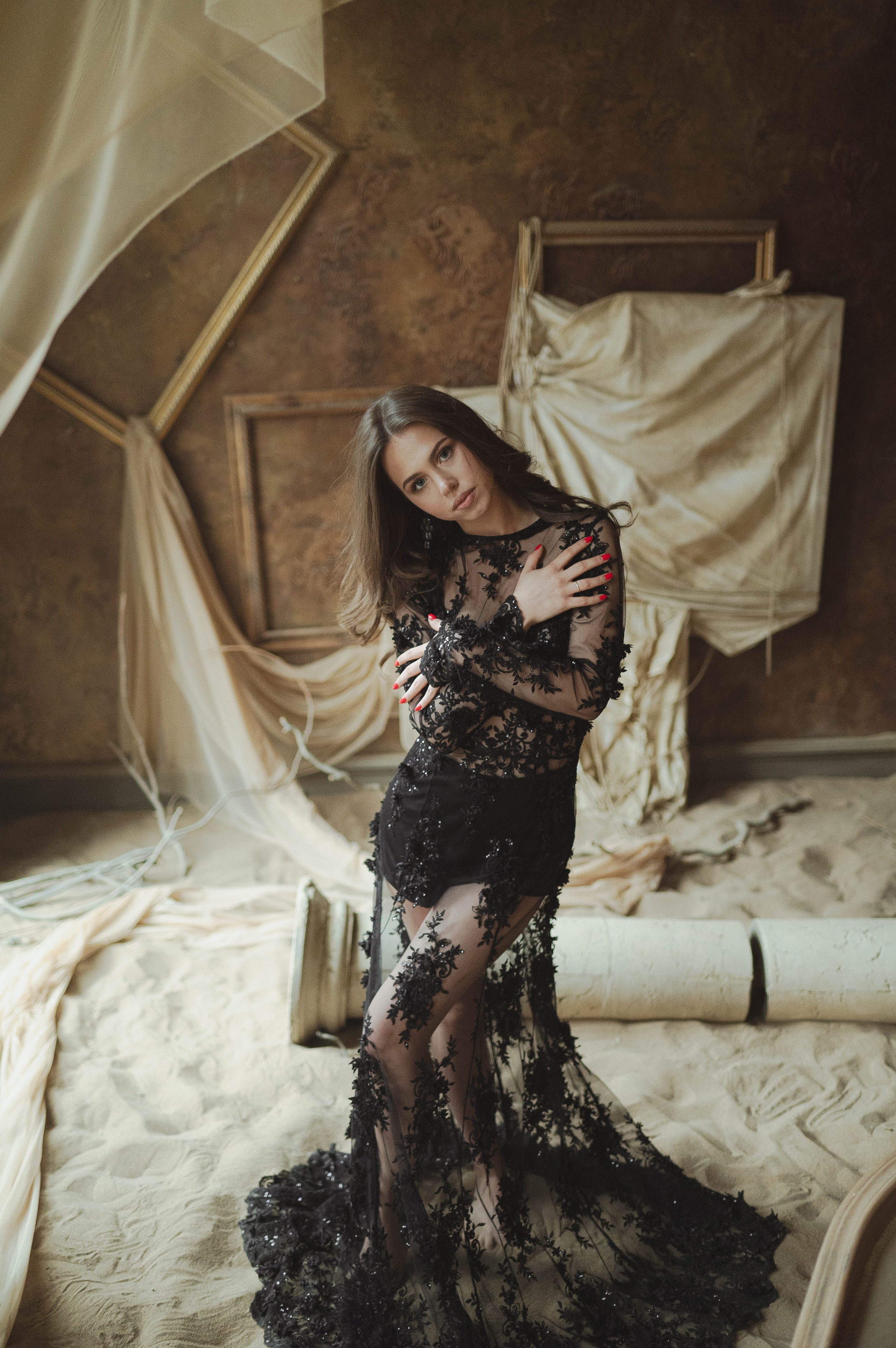 Фотостудия с песком и полотнами ткани. Свадебный фотограф Татьяна Лейн в Санкт-Петербурге