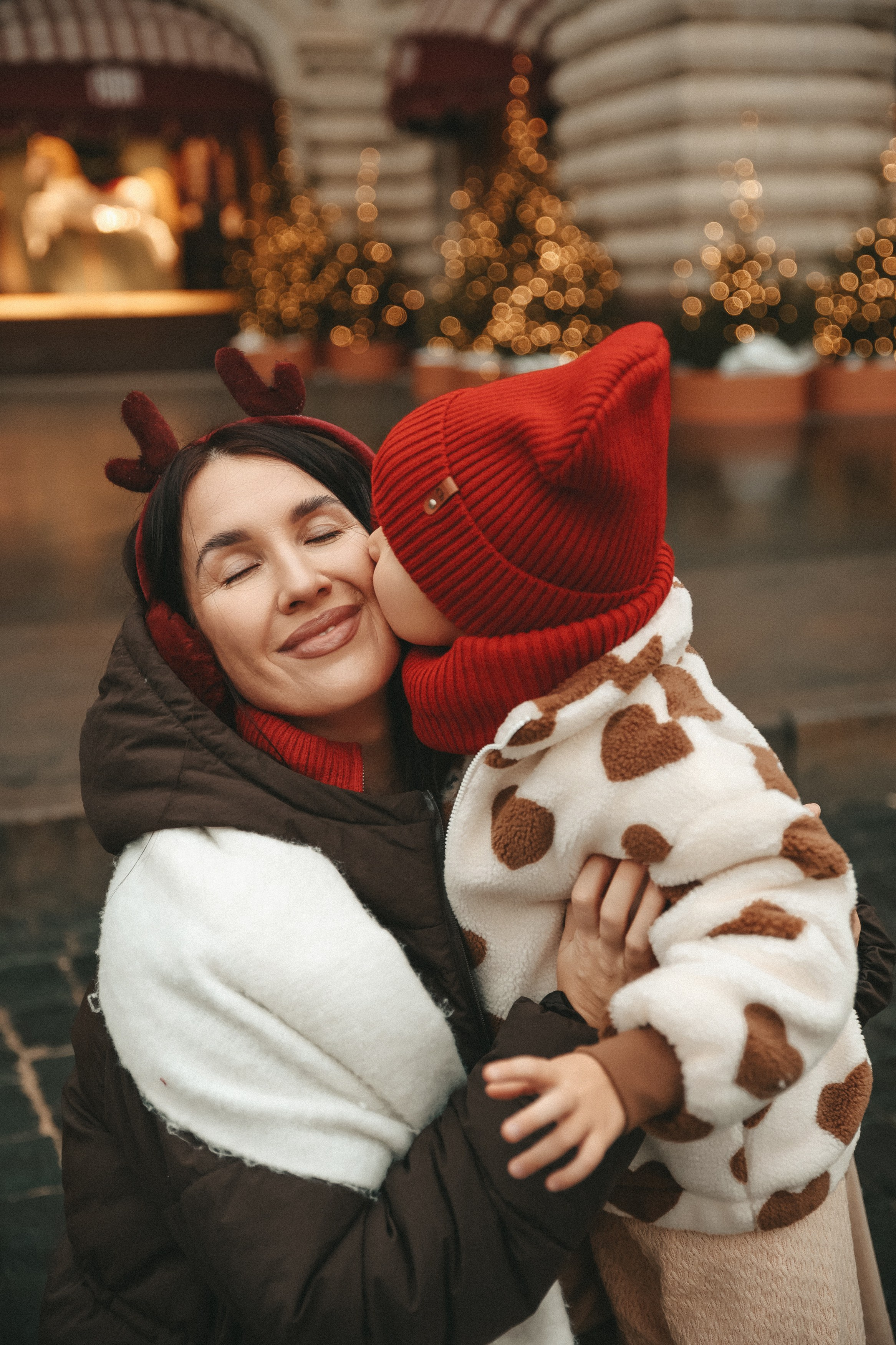 Новогодняя фотосессия на Гум ярмарка мама и дочка. Фотограф Владимир Москва