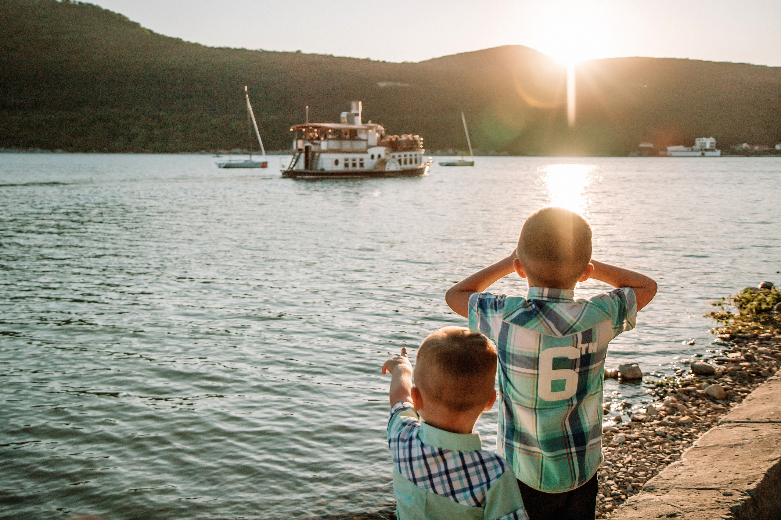 Наталья и мальчики. Прогулка в Абрау-Дюрсо. Семейный фотограф Новороссийск, Анапа, Геленджик — Юлия Давыдова