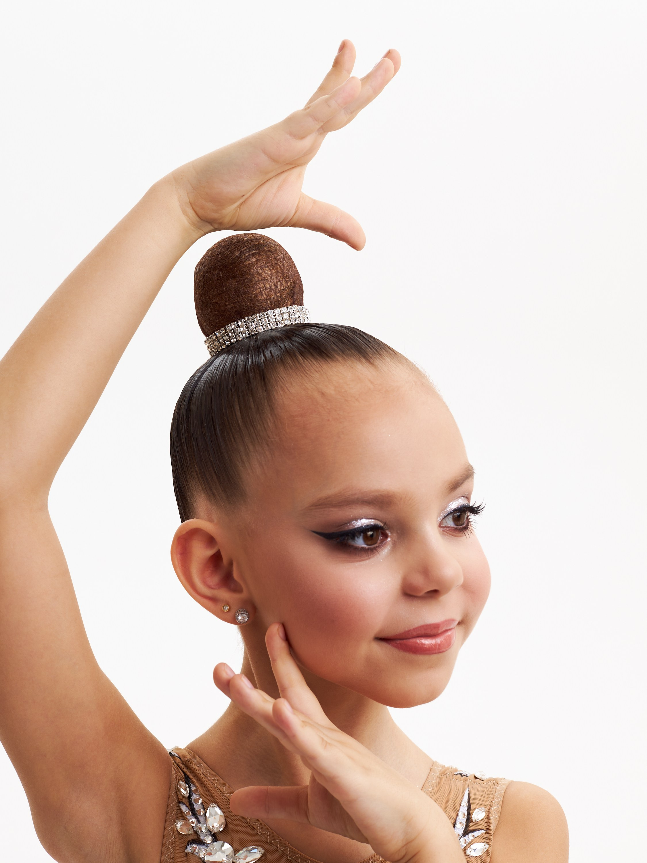 Фотосъемка украшений для волос Екатеринбург Wildberries ВБ Ozon Озон предметная съемка Екб заказать цена фотосъемка товара WB аксессуары. Фотограф Екатеринбург Анастасия Жерновская | Маркетплейсы и нейрофото