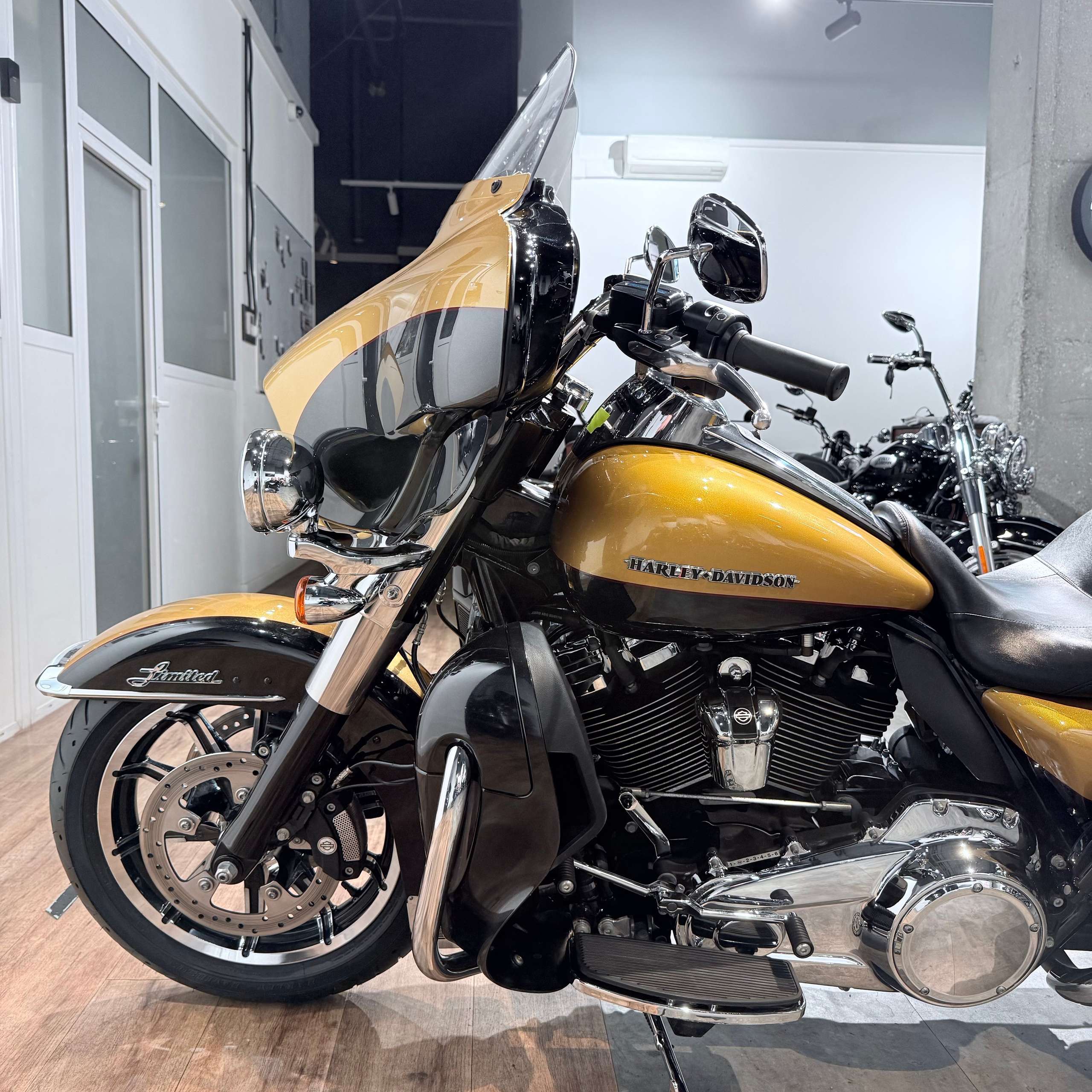 2017 Elеctra Glide Ultra Limited 107 Вlасk Hills Gold. Hello Davidson, Москва. Только хорошие мотоциклы…