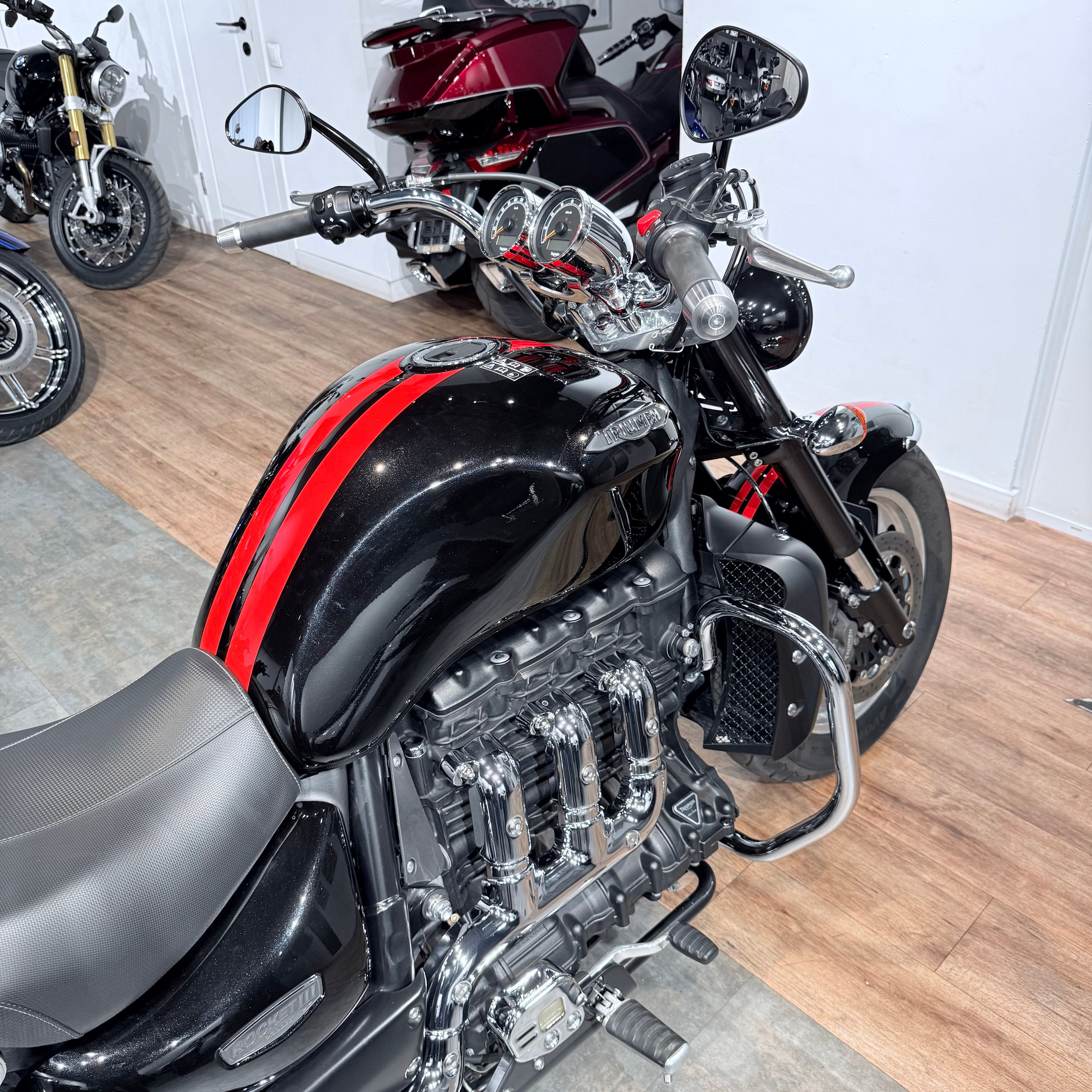 Купить Triumph 2017 Rocket III Roadster — подробнее на сайте. Hello Davidson, Москва. Только хорошие мотоциклы…