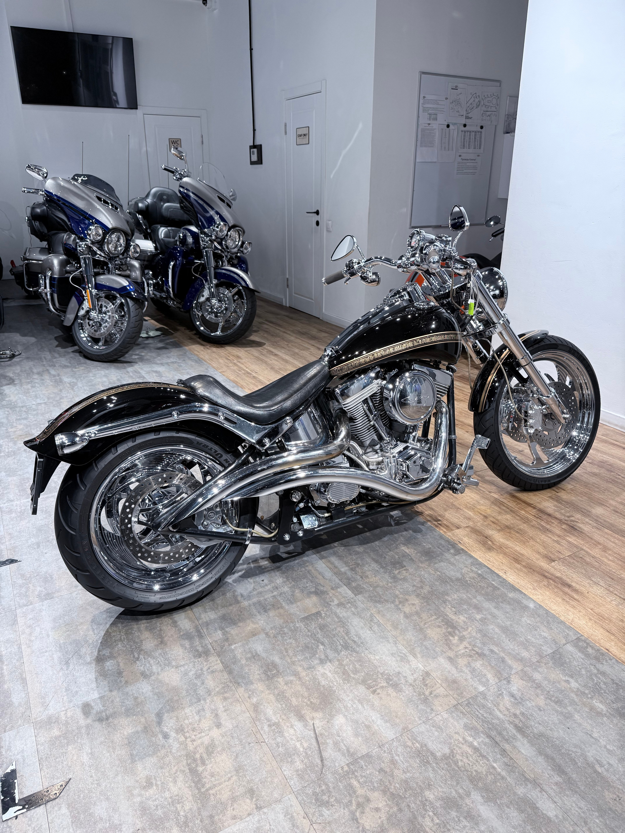 Breakout Custom. Hello Davidson, Москва. Только хорошие мотоциклы…