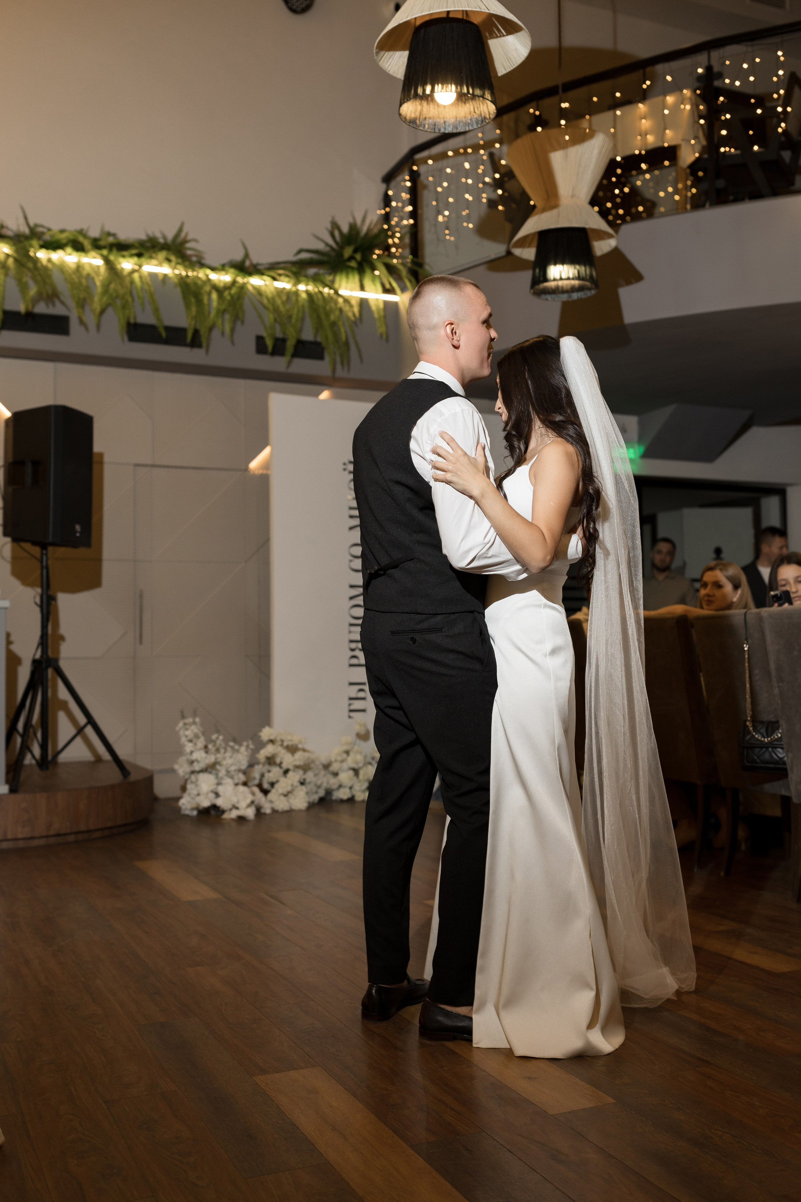 Свадебный ужин в Альбатросе. Анастасия Безуглова- свадебный фотограф в Таганроге