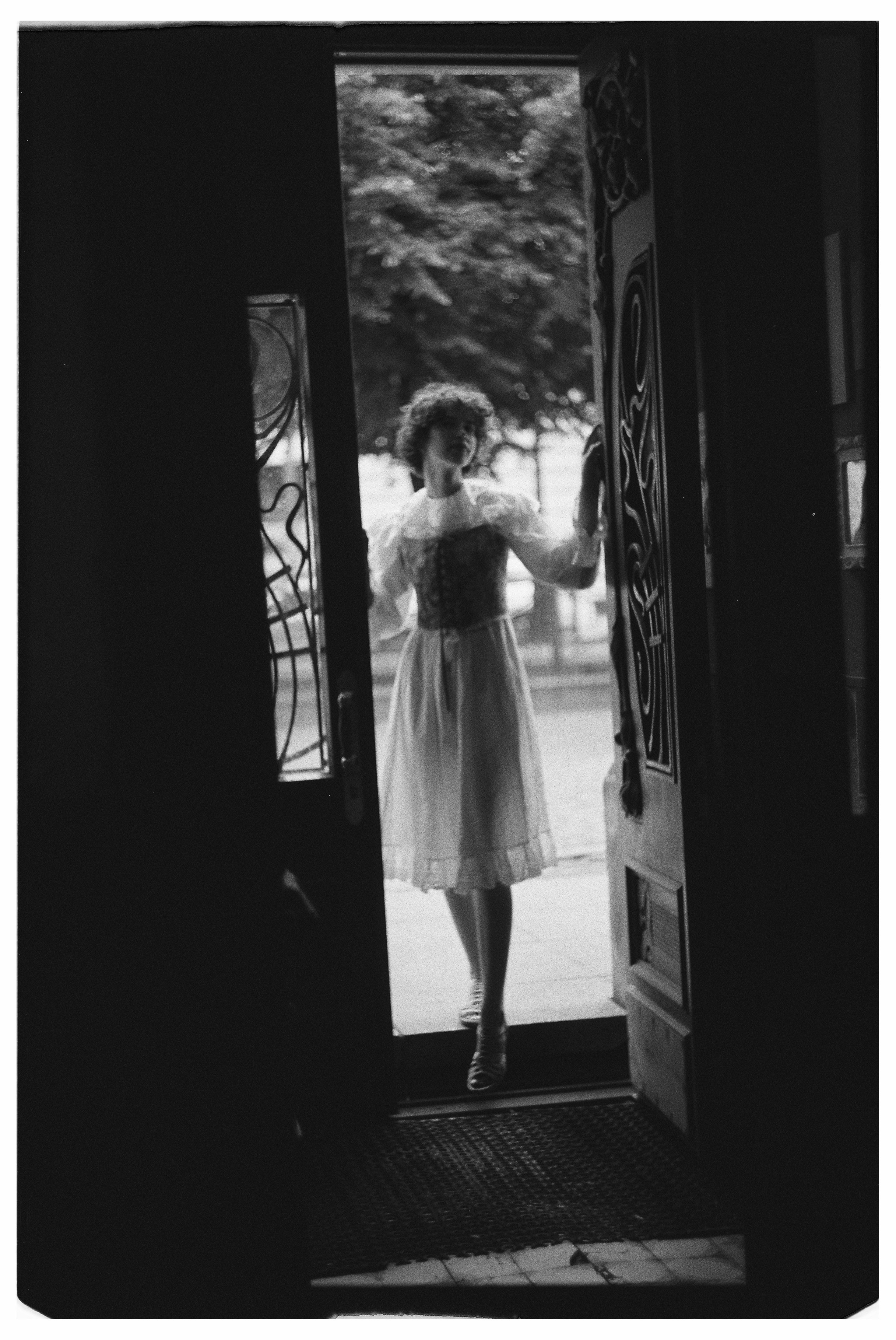 Прогулочная портретная фотосессия на плёнку для Полины в СПб. Светлана Гопанюк. Портретный фотограф. Санкт-Петербург. СПб