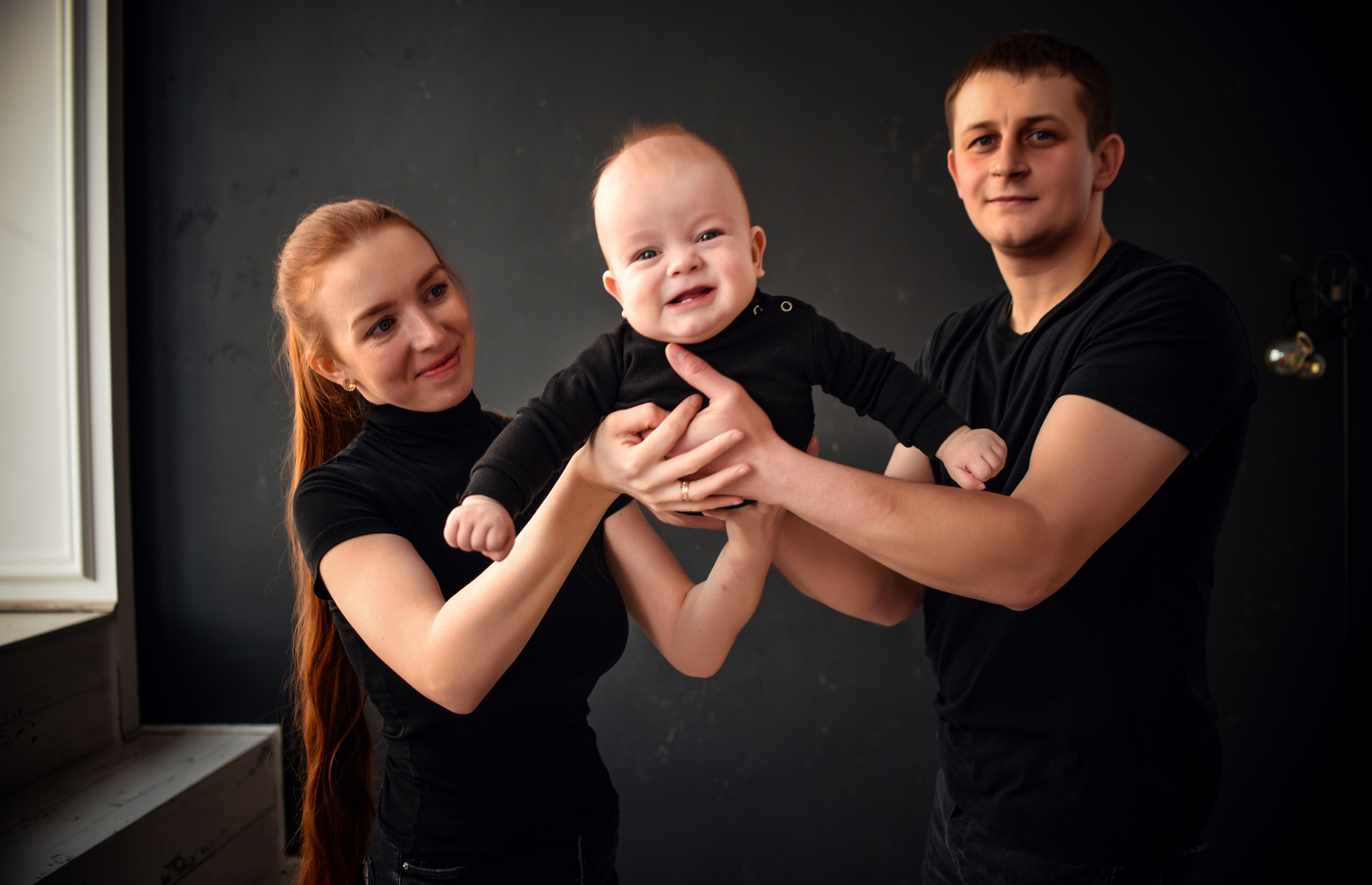 Семейная студийная фотосессия 3. Свадебный, семейный, детский, контент фотограф в Омске Максим Ильин