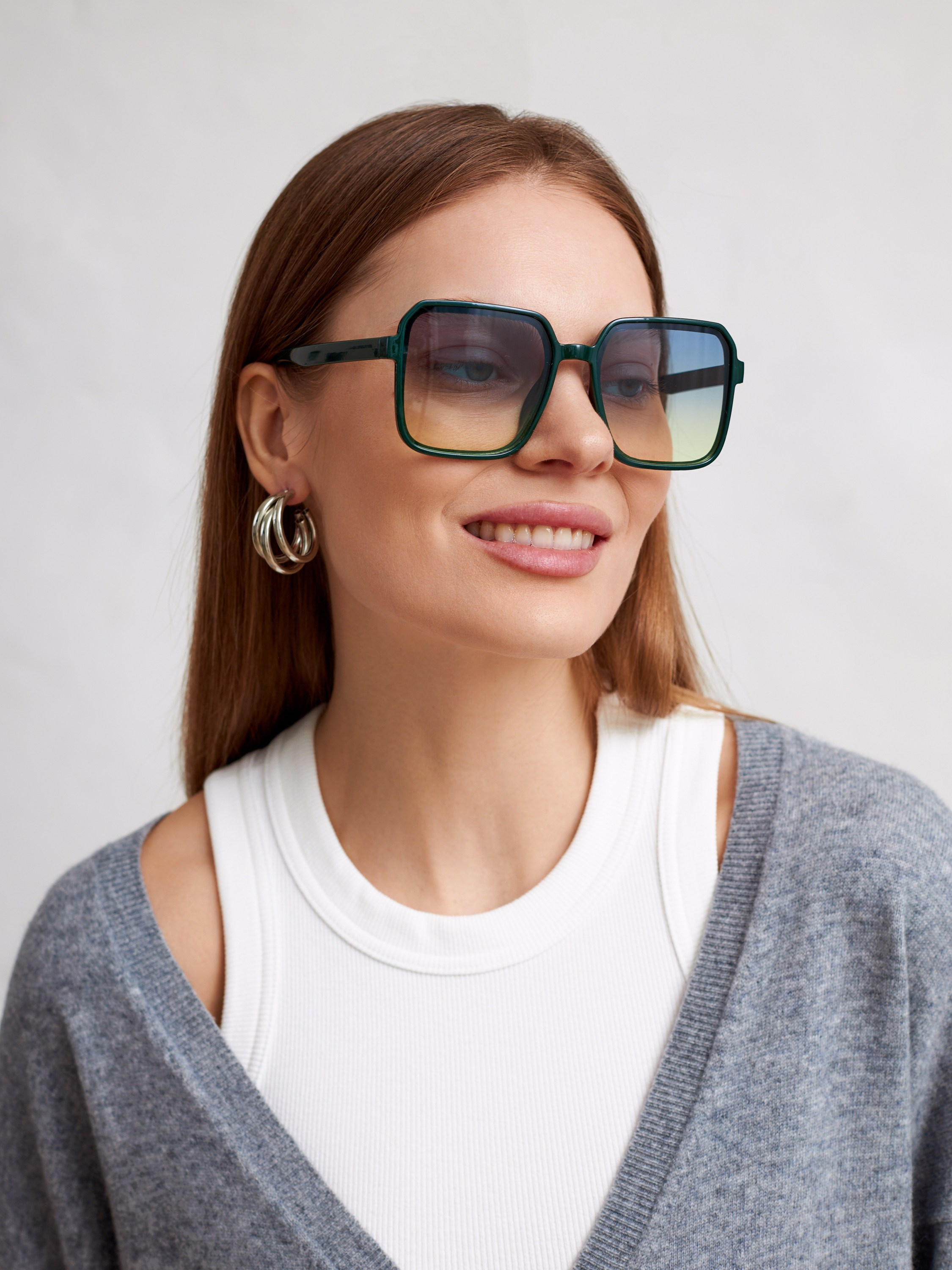 Фотосъемка солнцезащитных очков Екатеринбург Wildberries ВБ Ozon Озон предметная съемка Екб заказать цена фотосъемка товара WB очки предметк. Фотограф Екатеринбург Анастасия Жерновская | Маркетплейсы и нейрофото