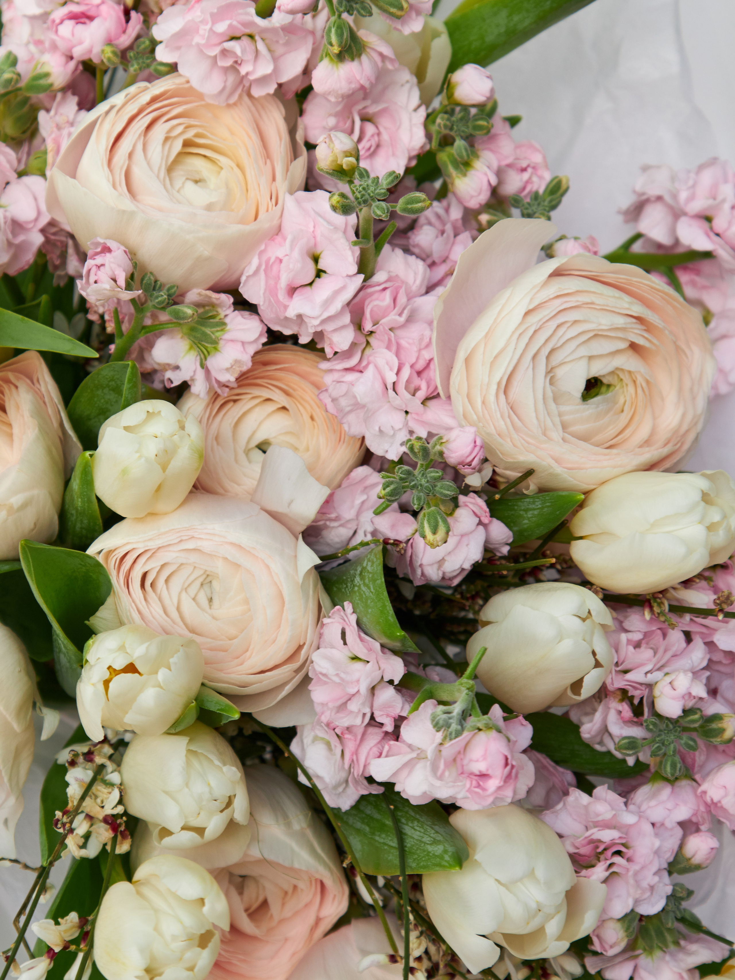 Организуем предметную съемку одежды в Москве: ваши товары засияют на фото