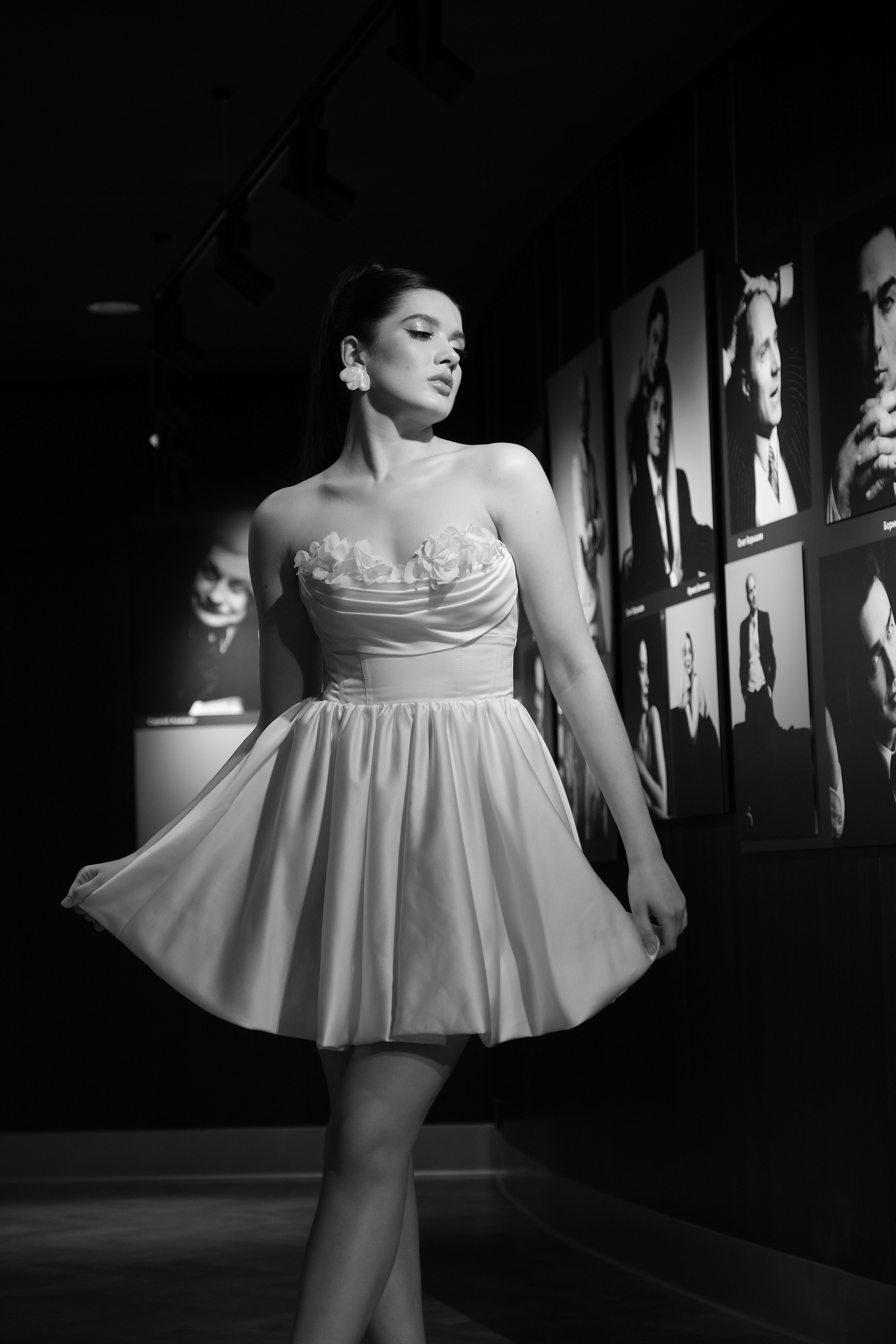 Свадебная фотосессия в театре драмы имени Наума Орлова. Свадебный фотограф в Челябинске Сырчикова Наталья