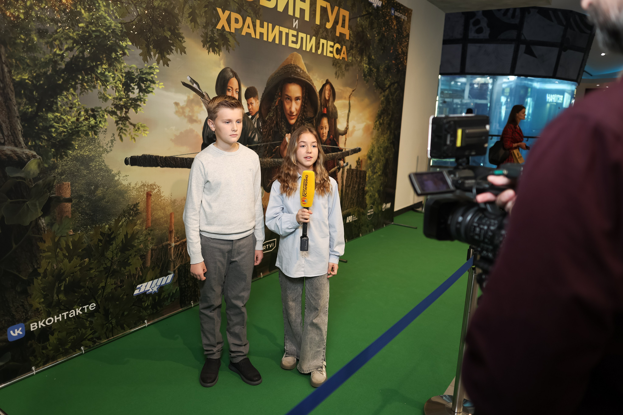 Школа «Останкино» на премьере Робин Гуд. Репортажный фотограф видеограф в Москве Ольга Плаксина