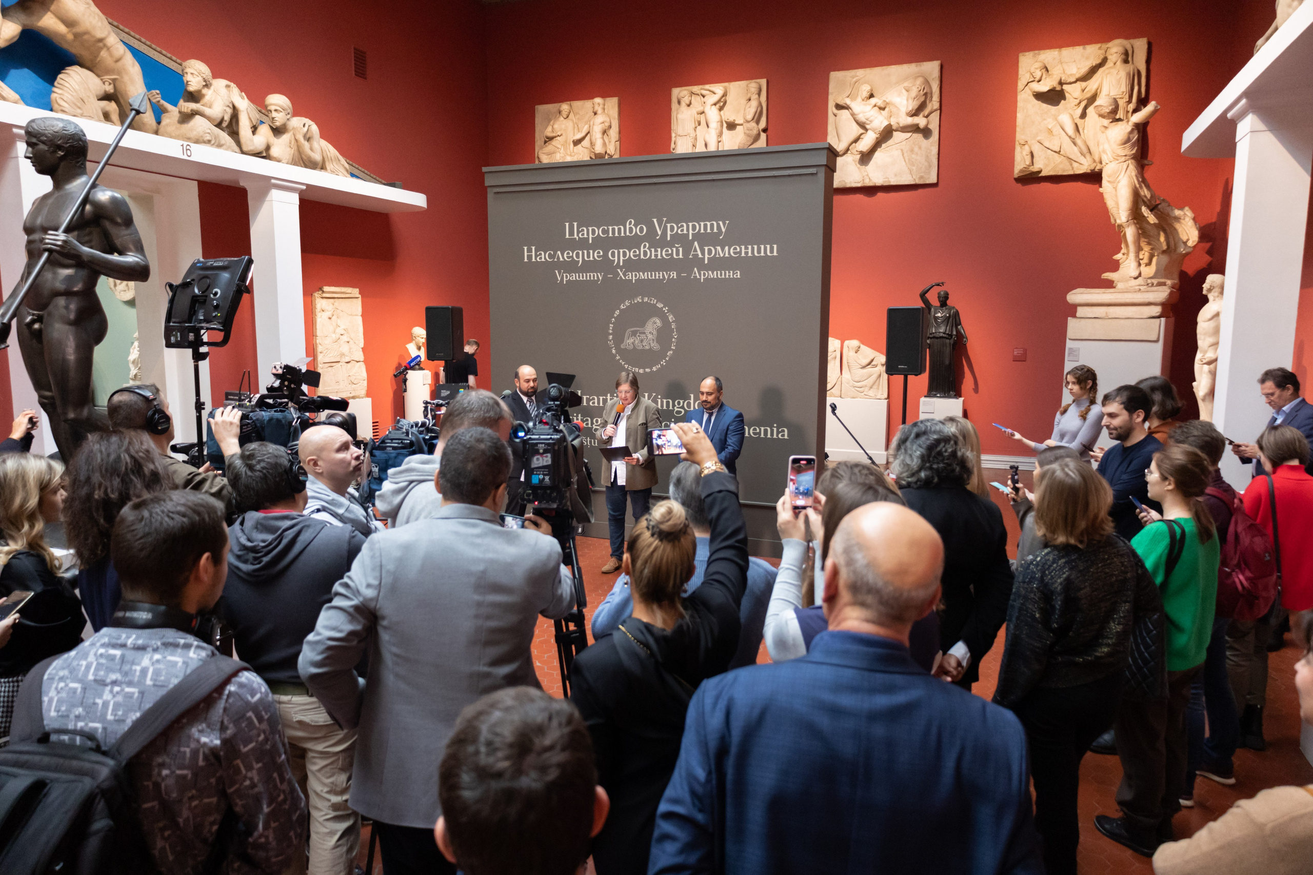 Пушкинский музей: открытие выставки Царству Урарту. Репортажный фотограф видеограф в Москве Ольга Плаксина