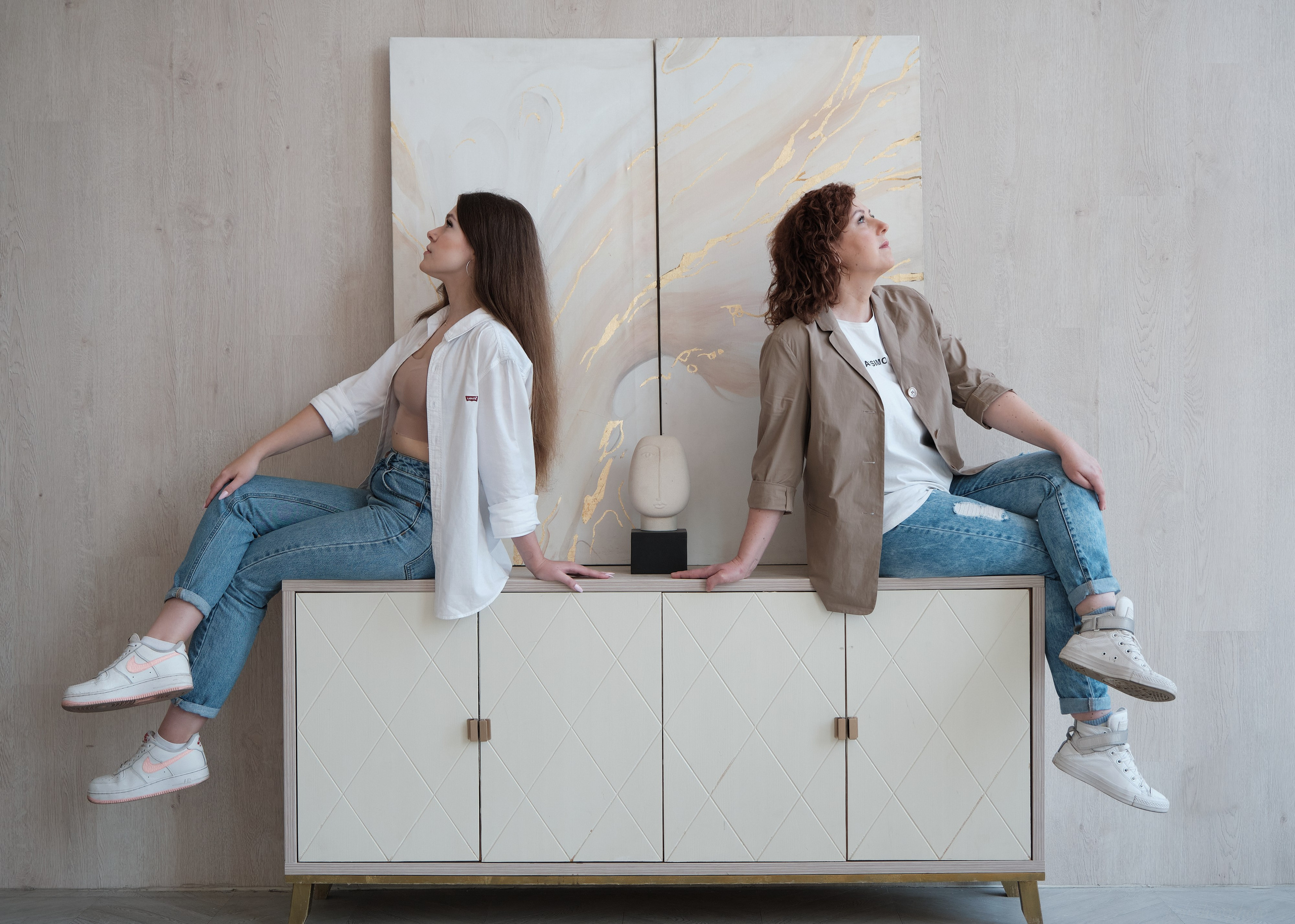 Семейная фотосессия мамы и дочки в студии в Москве 2. Портретный фотограф на новый год в Москве Виктория Колышева