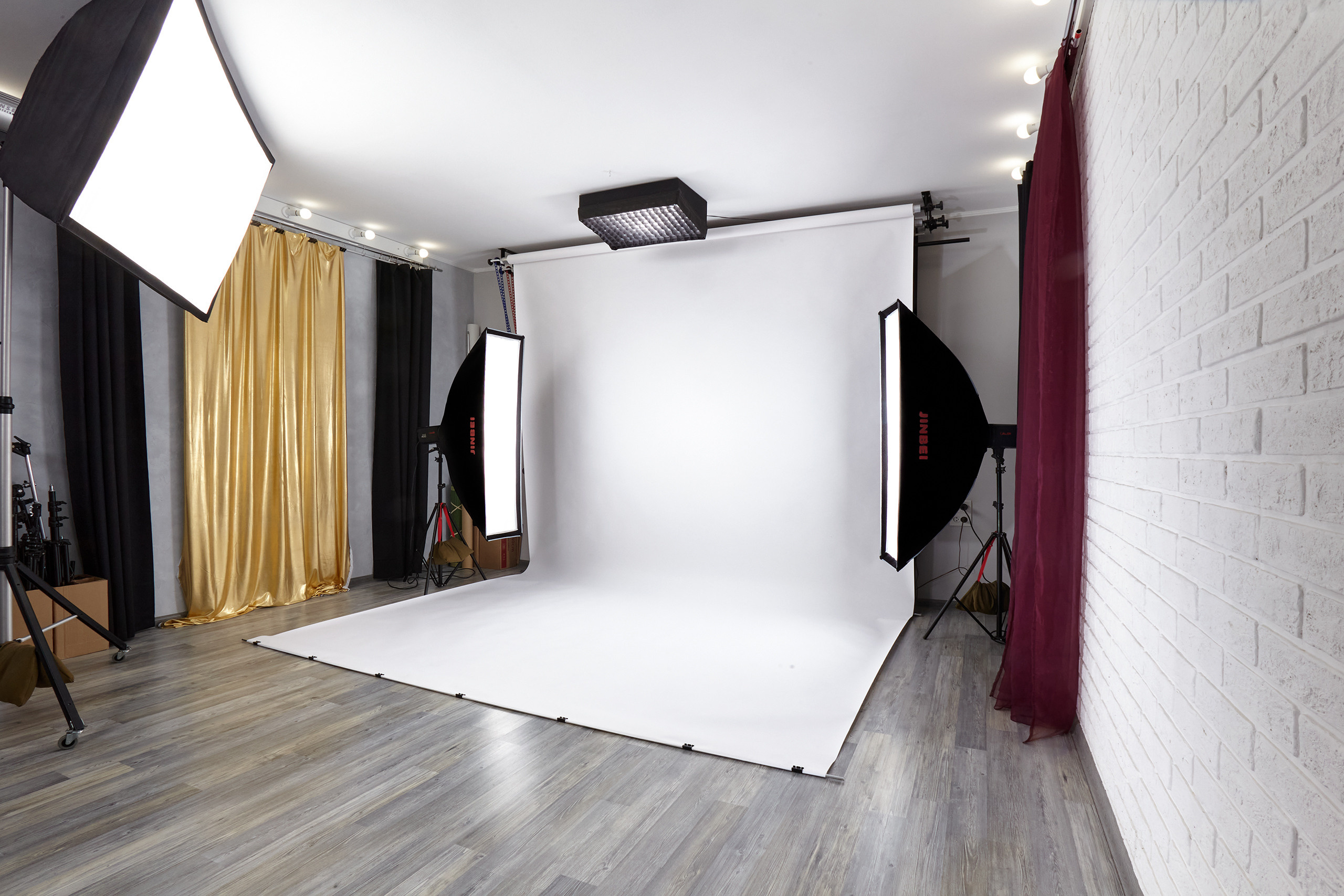 О студии. Портретный и предметный студийный фотограф в Москве  Вадим Попов