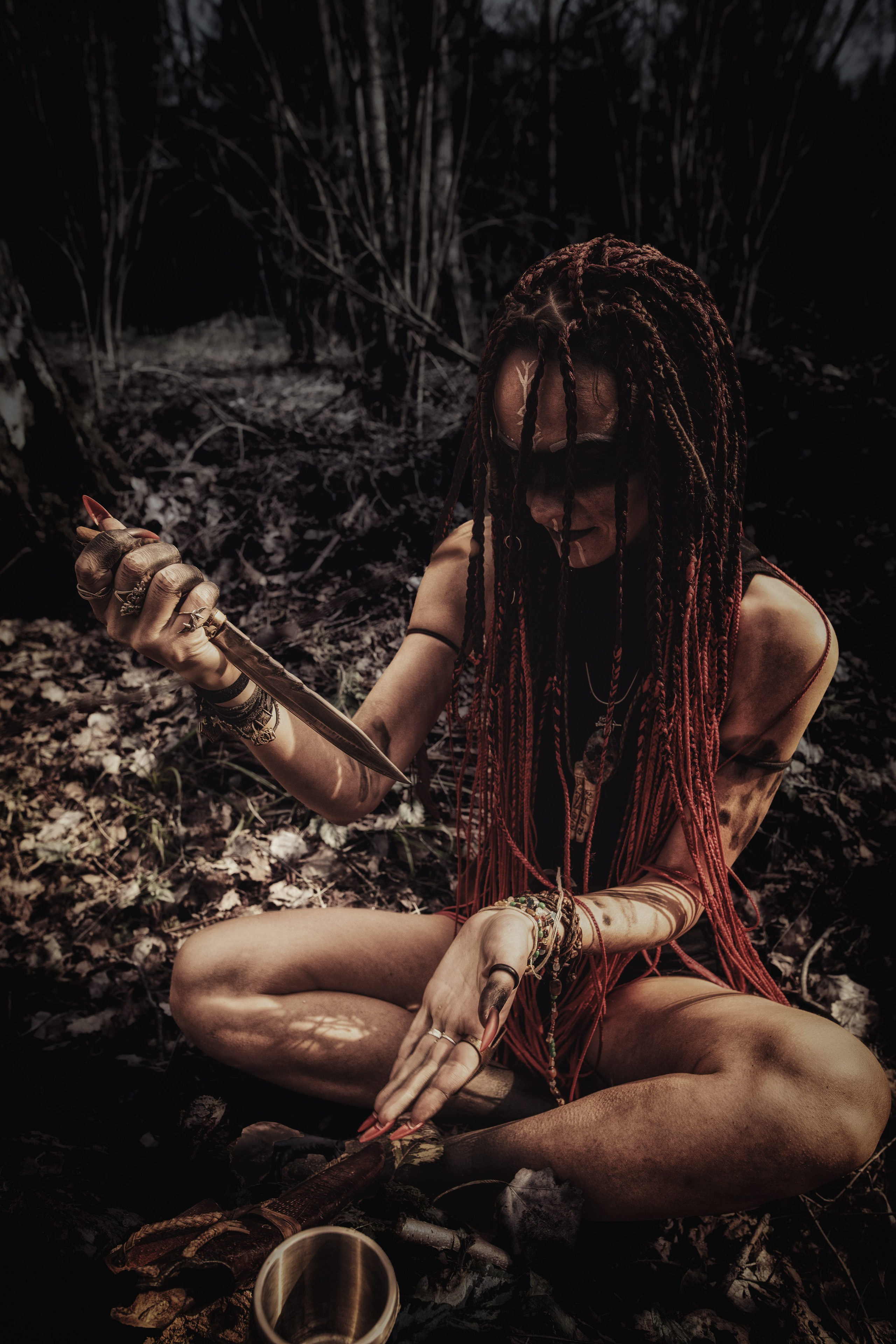 Ведьмина роща — это ТФП фотопроект с непрофессиональной, но очень красивой моделью, Мариной. Фотограф портретист в Троицке и Москве Иван Парусиди