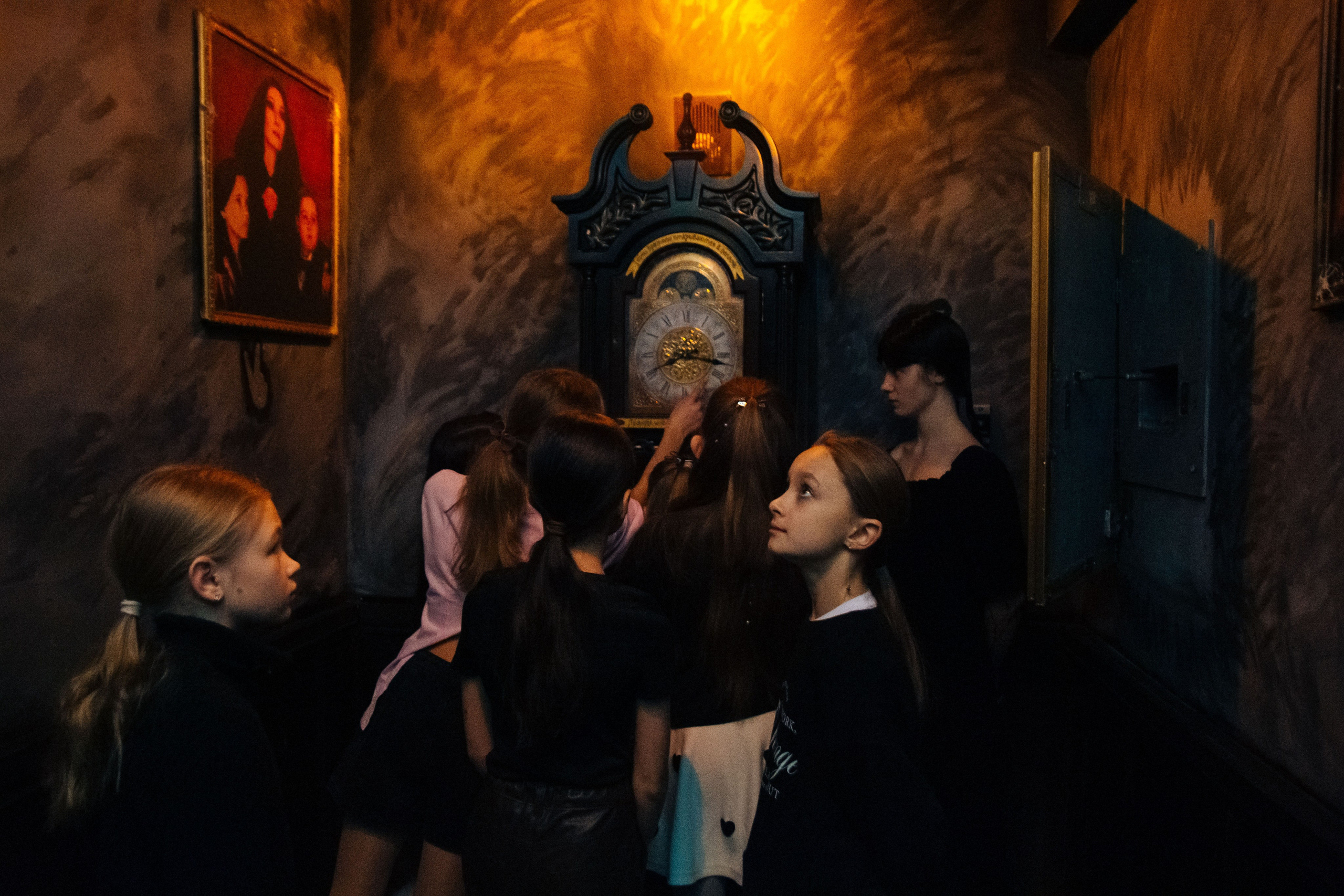 Квест и день рождения в Нелогике. Фотограф в Москве. Индивидуальные и парные съёмки, мероприятия, промо-съёмки для артистов