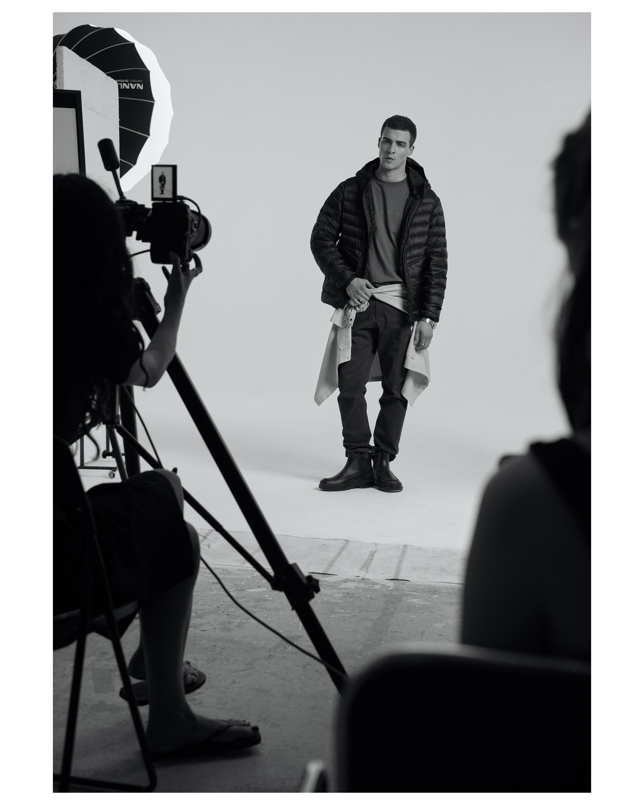 PAVILION 25. ANNA — PHOTOGRAPHER