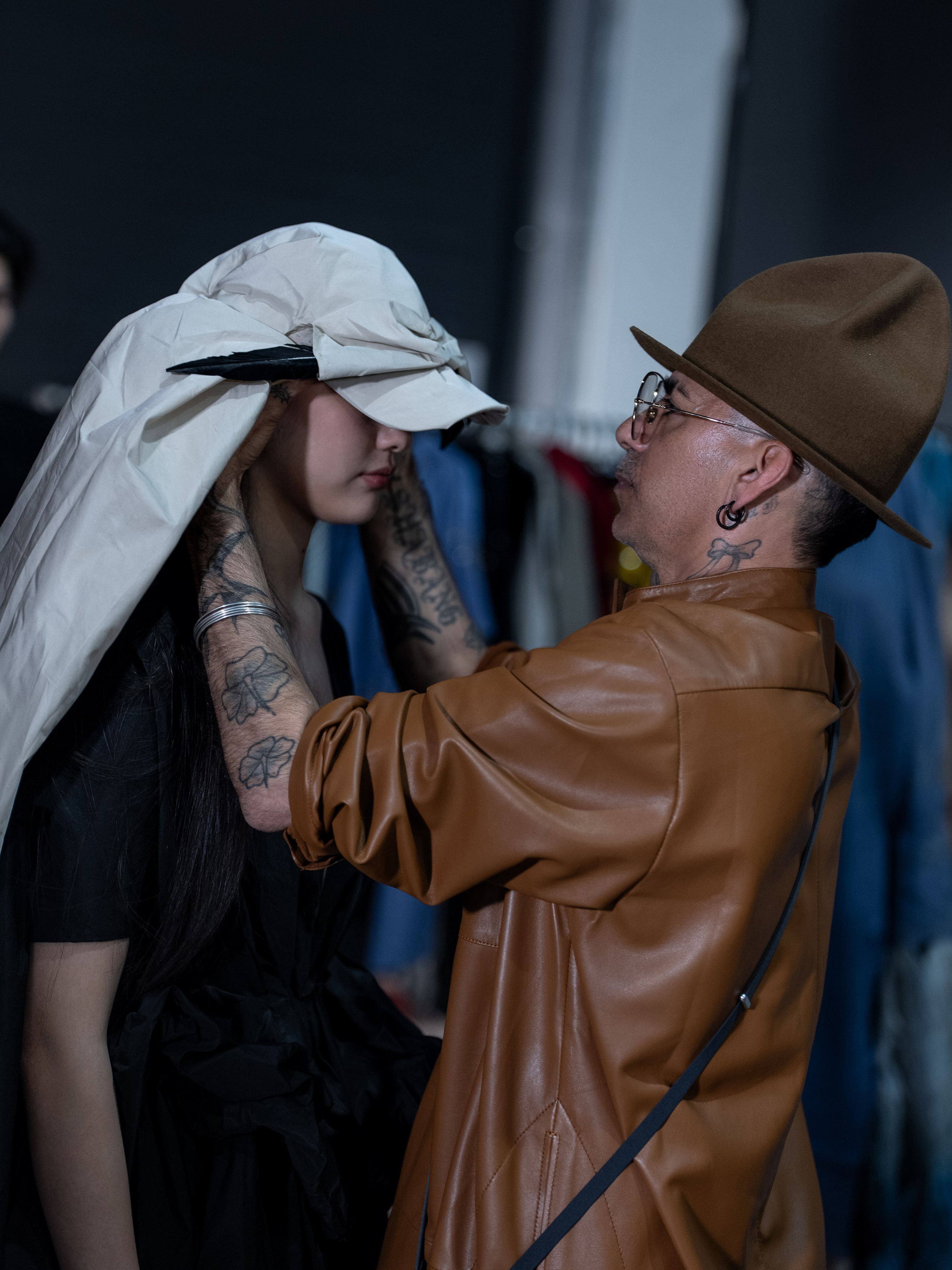Visa Fashion Week Almaty Pre-Fall 2026 April Backstage Day 2. Сайт Алматинского НЮ АРТ, будуар и фэшн фотографа Дениса Карпенко