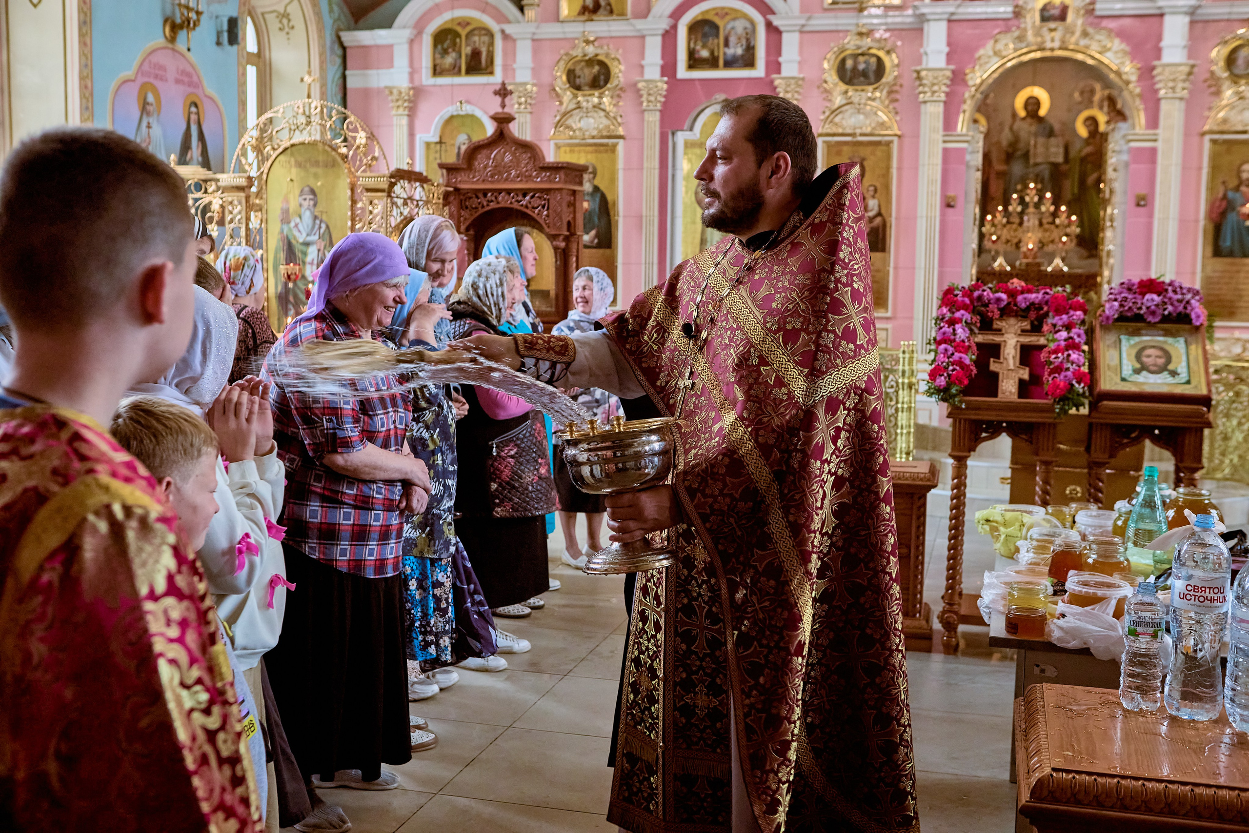 Фотографии с праздника Изнесение Честны́х Древ Животворящего Креста Господня