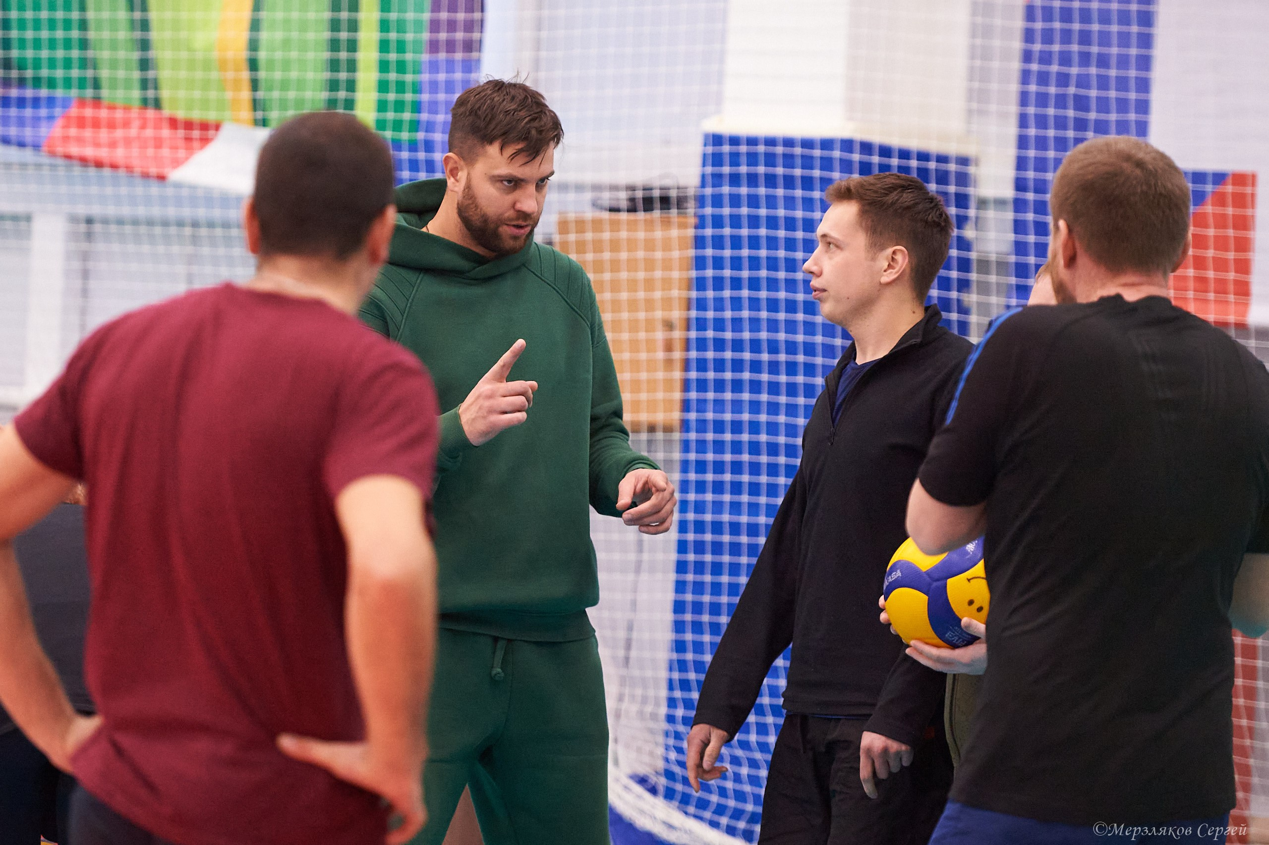 Новогодний волейбольный турнир. Ижевск. 16.12.23. Спортивный репортажный фотограф в Ижевске Сергей Мерзляков